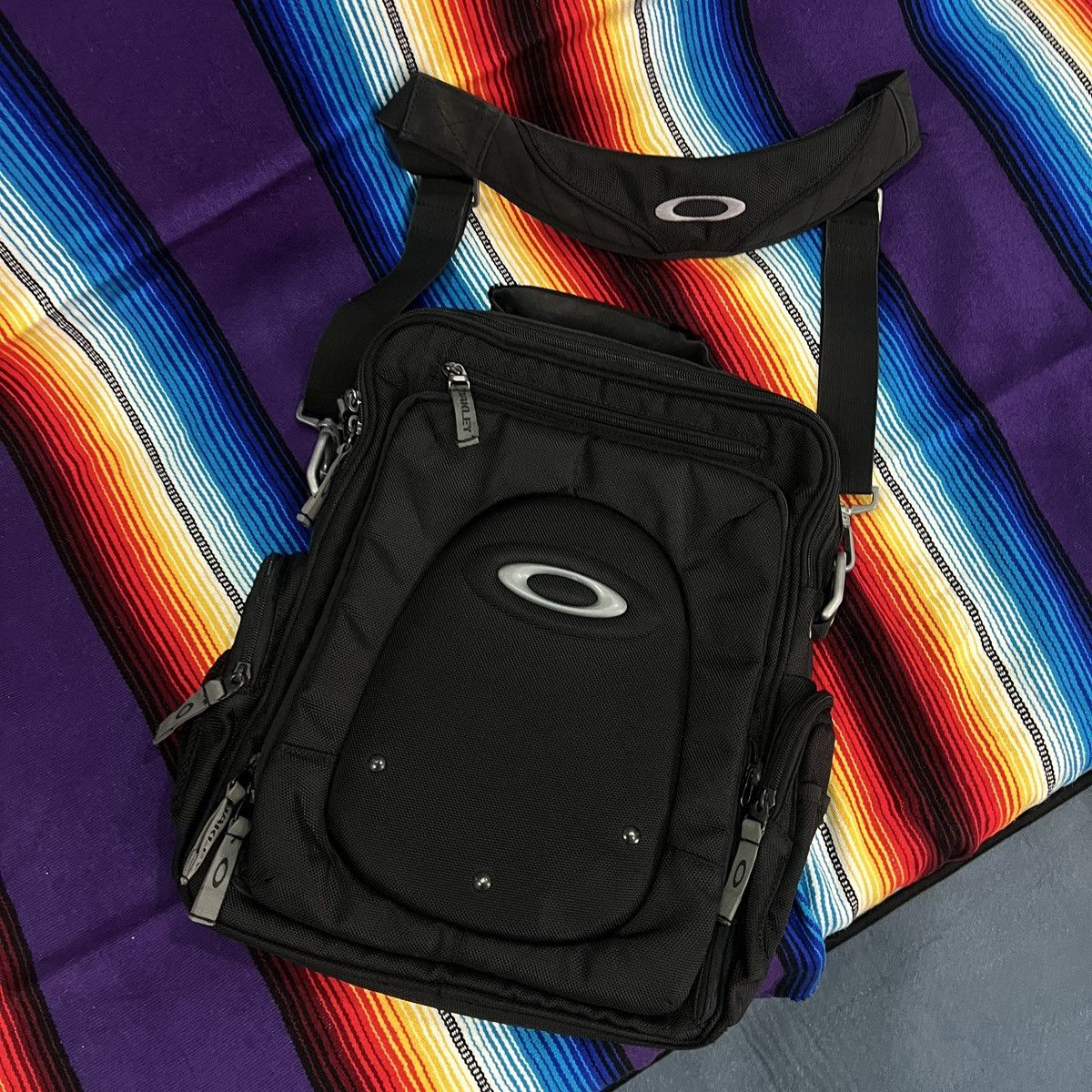 Oakley × Vintage Oakley Vertical 3.0 Computer Bag Size ONE SIZE - 1 Thumbnail