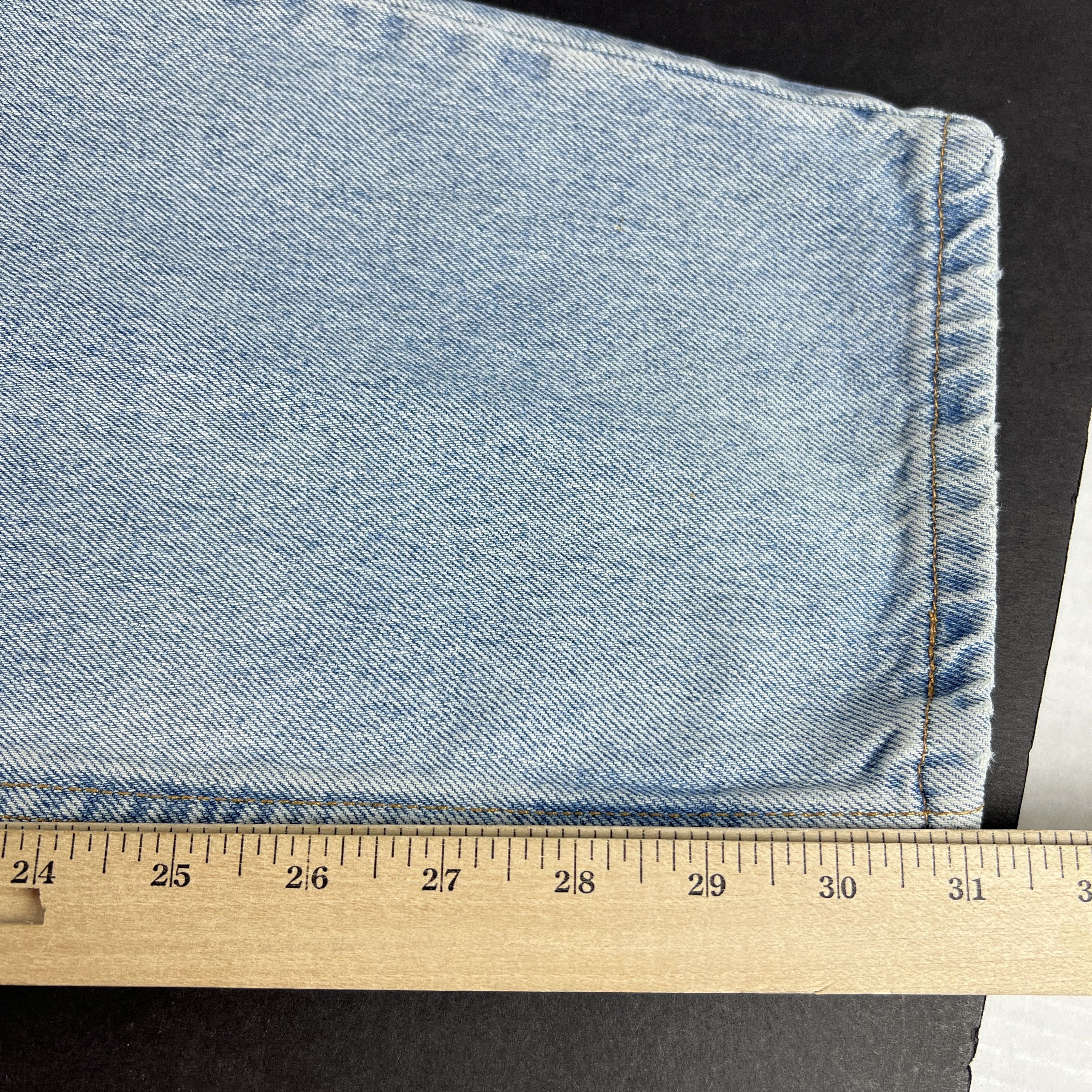 Levi's × Vintage Y2K Levi's Jeans 560 Loose Tapered Light Blue Faded Denim Size US 35 - 18 Thumbnail