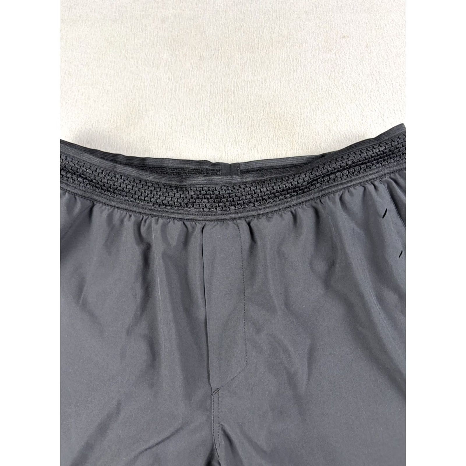 Ten Thousand Ten Thousand Session Shorts Men’s Size M Black 7" Inseam Camouflage Athletic Polyester Blend Adjustable Waist Breathable Liner Size US 31 - 2 Thumbnail