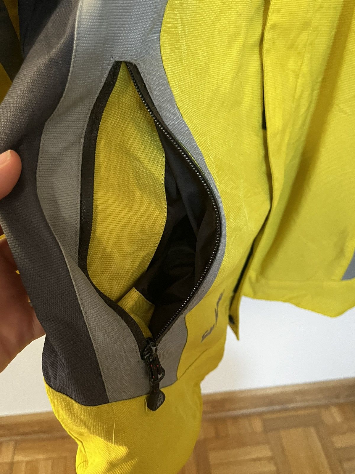 Designer × Tonino Lamborghini Yellow raincoat gorpcore tonino Lamborghini Size US M / EU 48-50 / 2 - 11 Thumbnail
