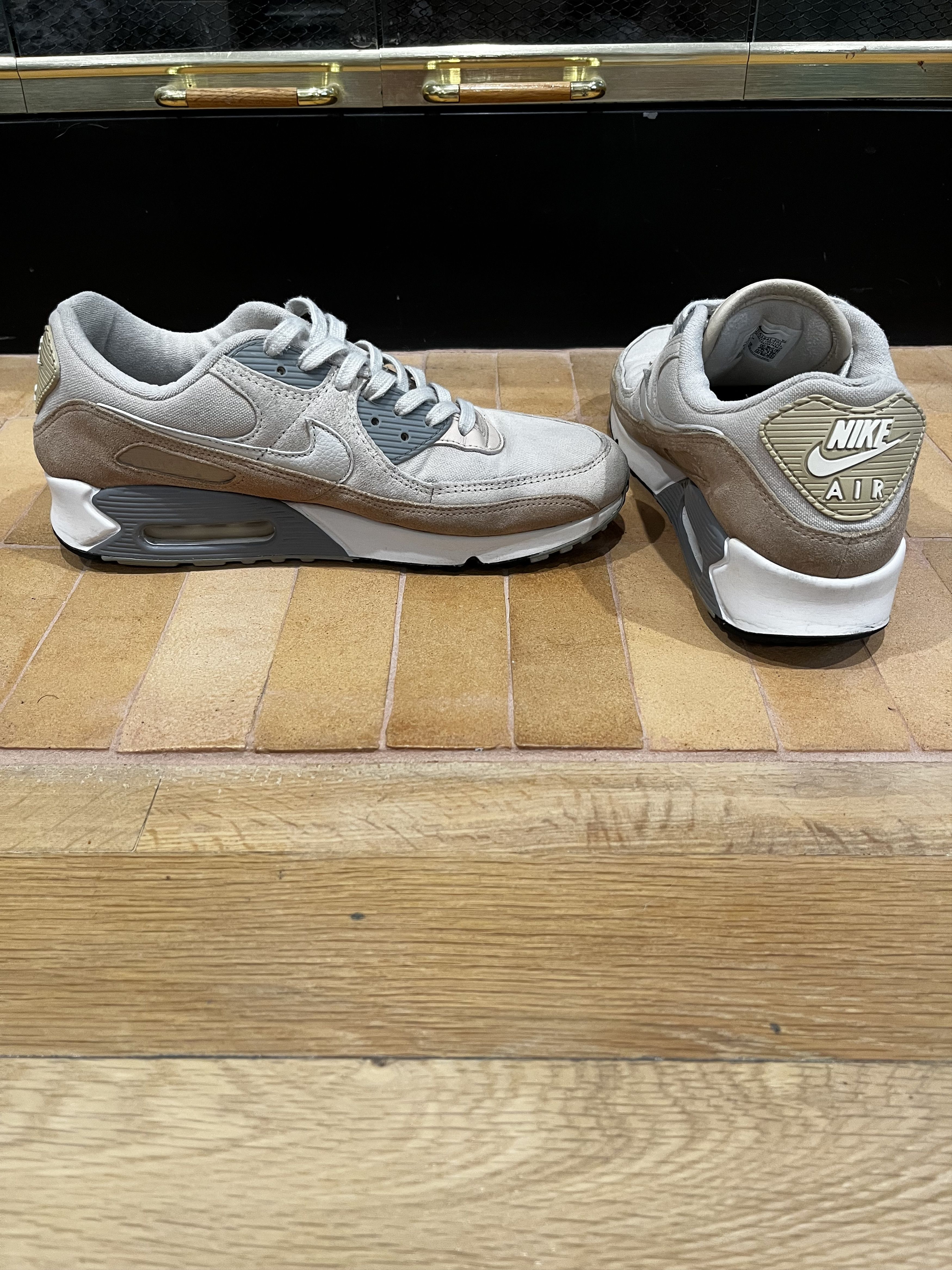 Nike NIKE AIR MAX 90 PREMIUM SANDDRIFT 9.5 DA1641-201 SAND DRIFT Size US 9.5 / EU 42-43 - 11 Thumbnail