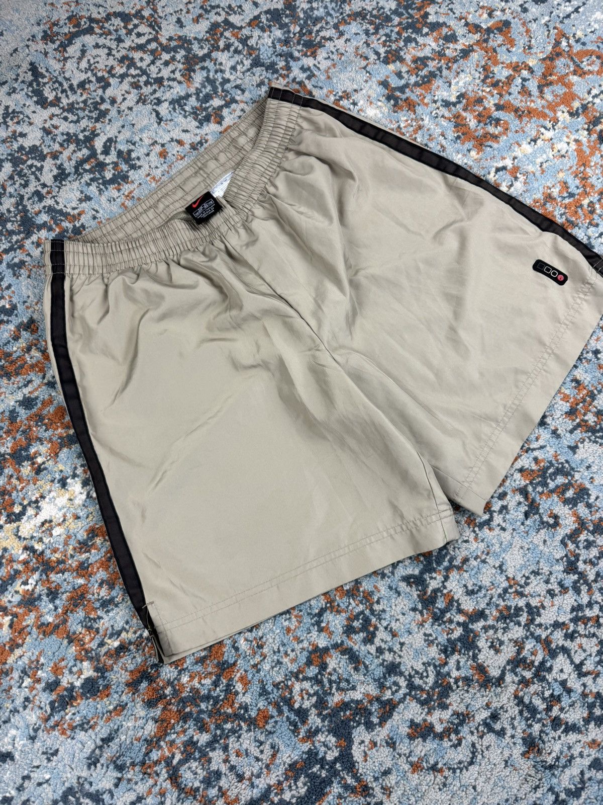 Nike Vintage 90s Nike baggy shorts swimming trunks earth tones Size US 32 / EU 48 - 4 Thumbnail