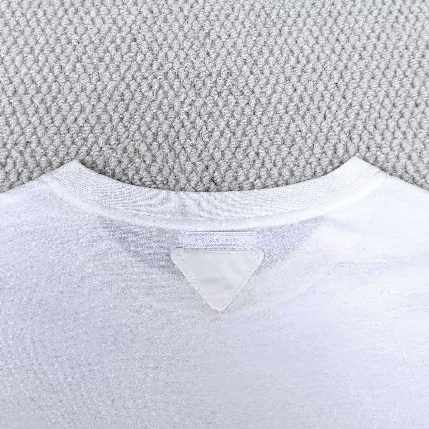 Prada Prada White Triangle Logo Short Sleeve T-Shirt XL Unisex Size XL / US 12-14 / IT 48-50 - 5 Thumbnail