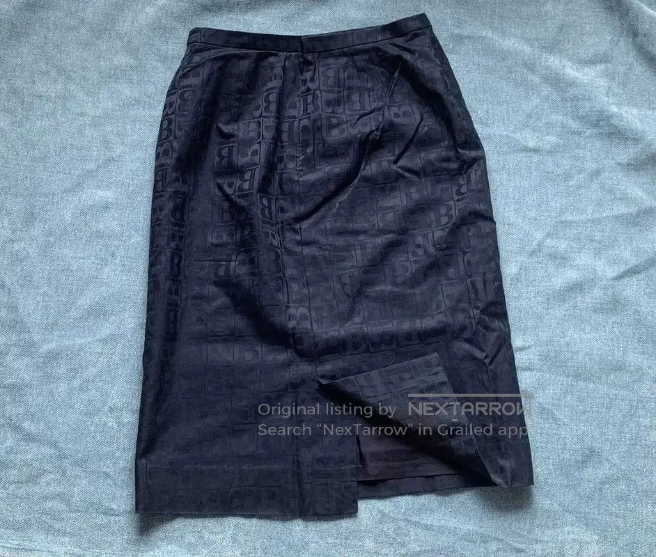 Burberry Burberry Black Cotton Women's Midi Skirt. Size 26" / US 2 / IT 38 - 2 Thumbnail