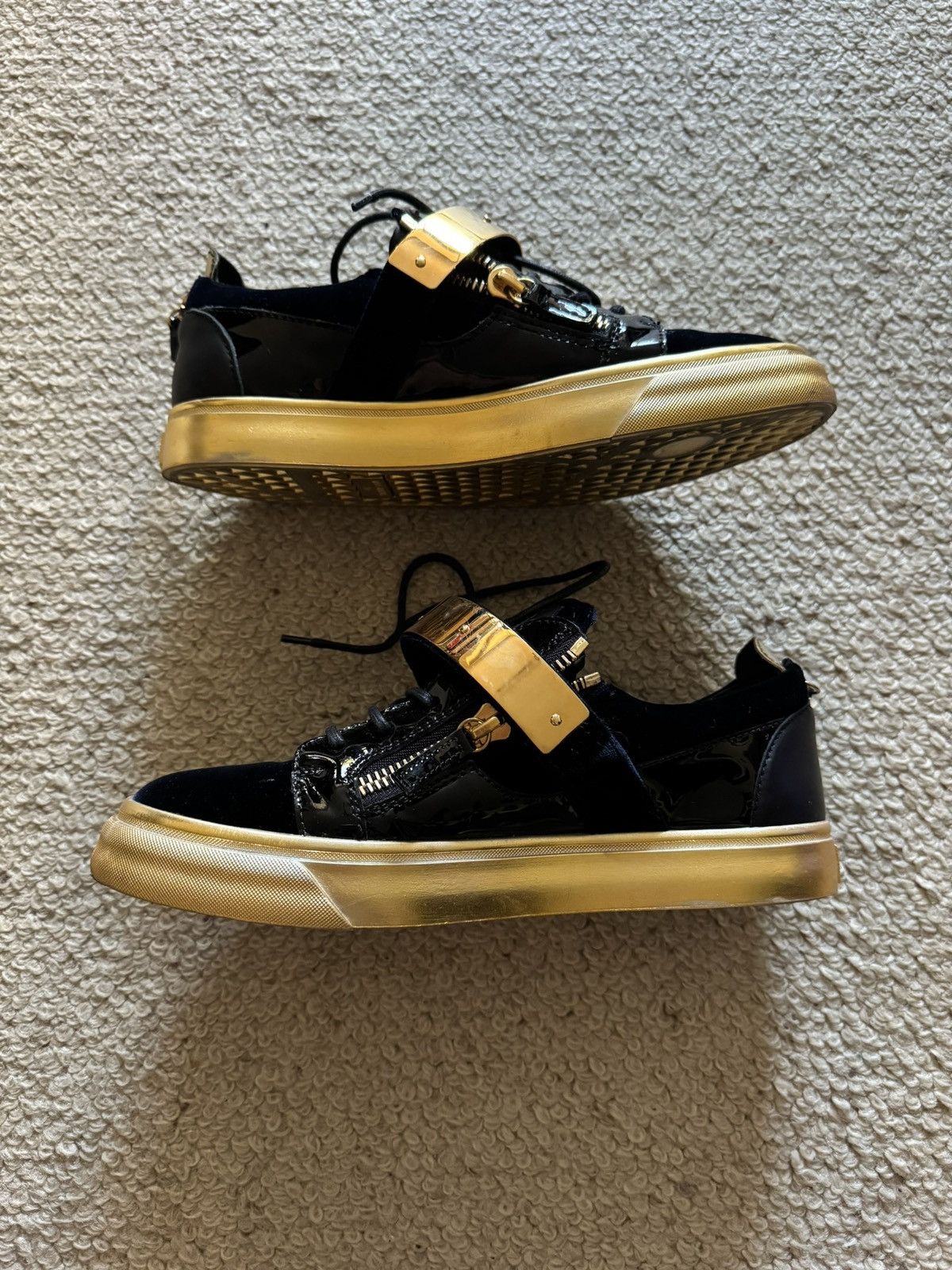Giuseppe Zanotti Giuseppe Zanotti Gold Strap Low-Top EU 40 – Veronica Navy Size US 7.5 / EU 40-41 - 5 Thumbnail