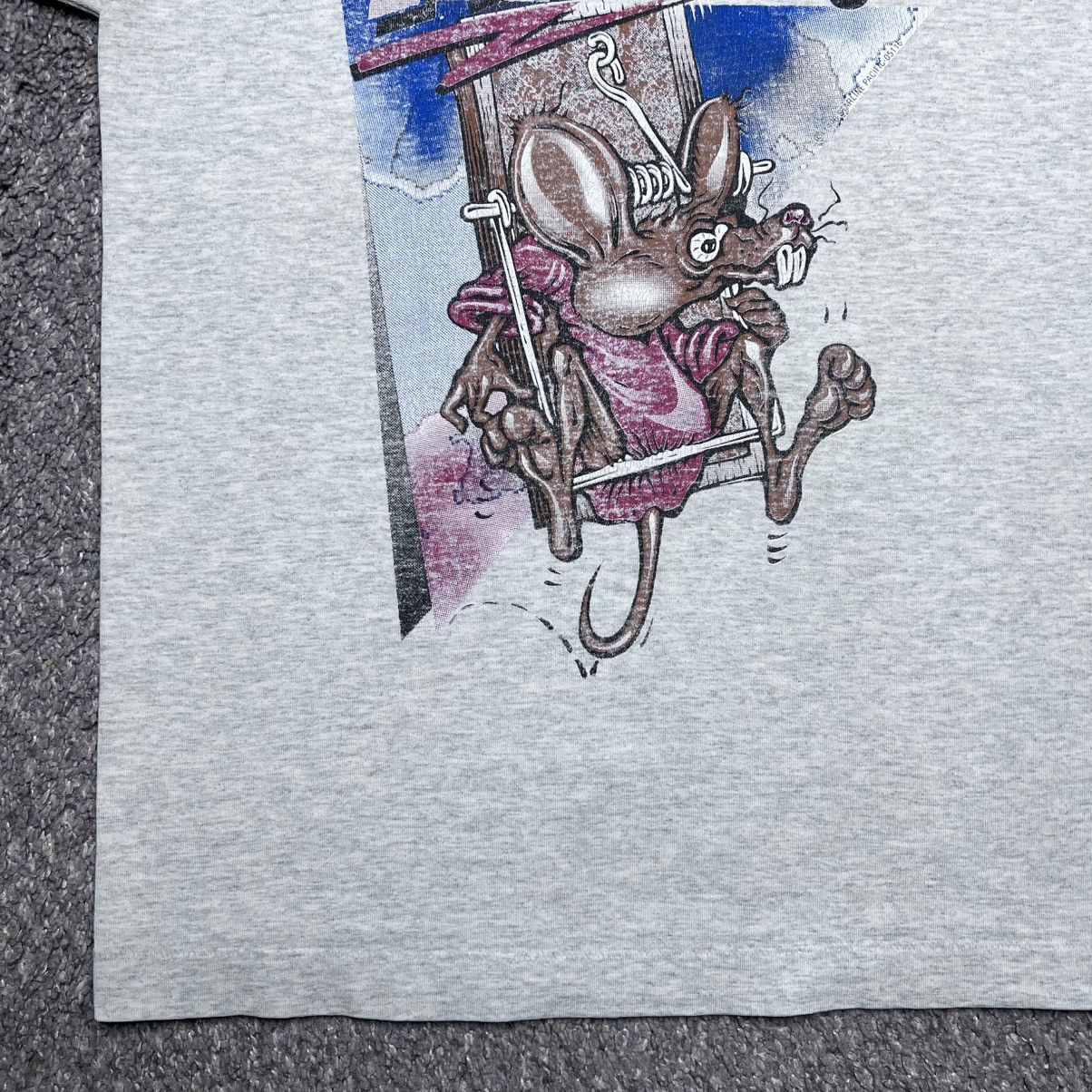 Fruit Of The Loom Vintage 1990s It’s Monday Mouse Trap Art Graphic TShirt Sz S Size US S / EU 44-46 / 1 - 8 Thumbnail