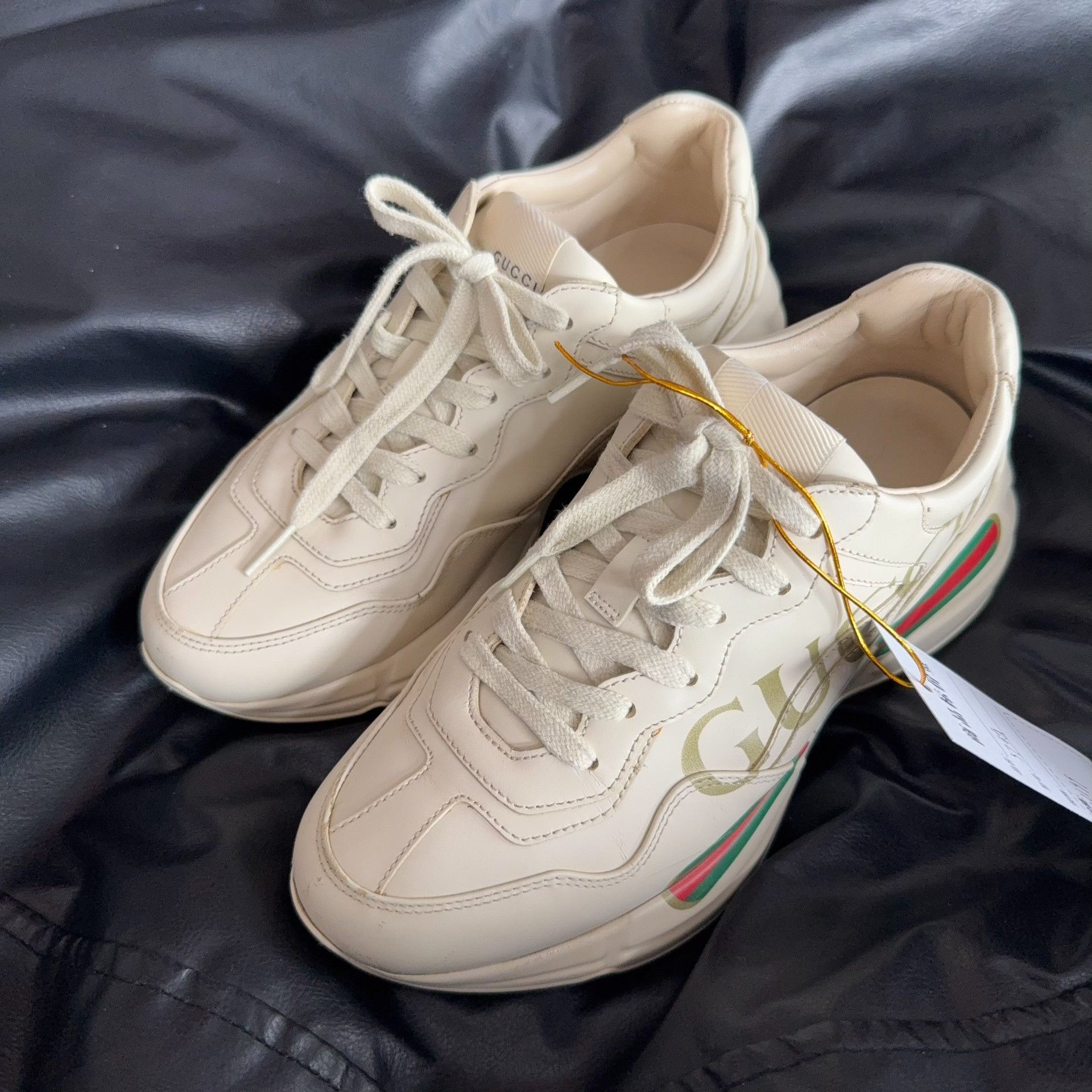 Gucci Gucci Lowtop Sneakers 37 Women Size US 6.5 / IT 36.5 - 1 Thumbnail