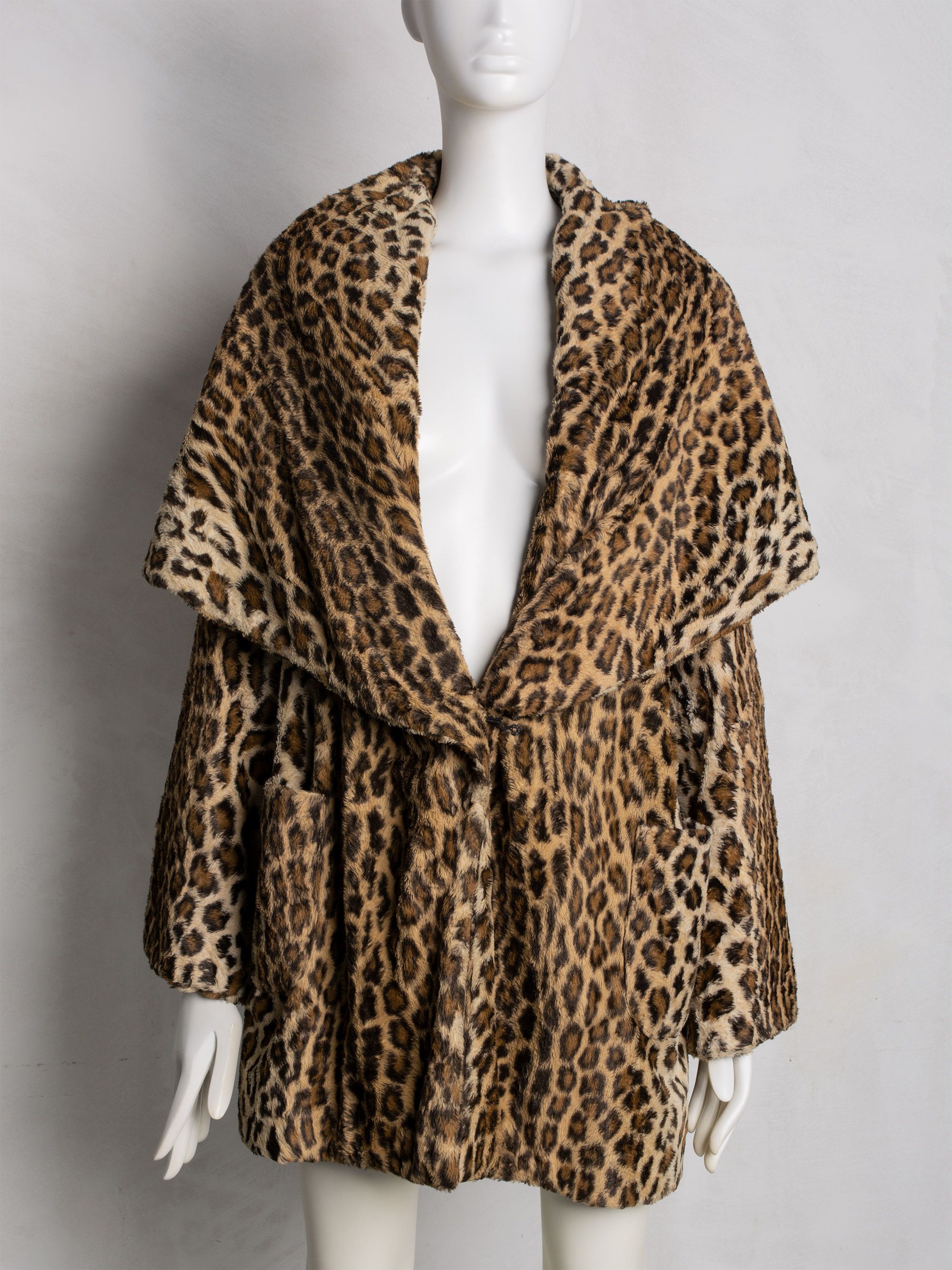Norma Kamali OMO Norma Kamali - (vintage) - leopard faux fur coat Size M / US 6-8 / IT 42-44 - 2 Thumbnail
