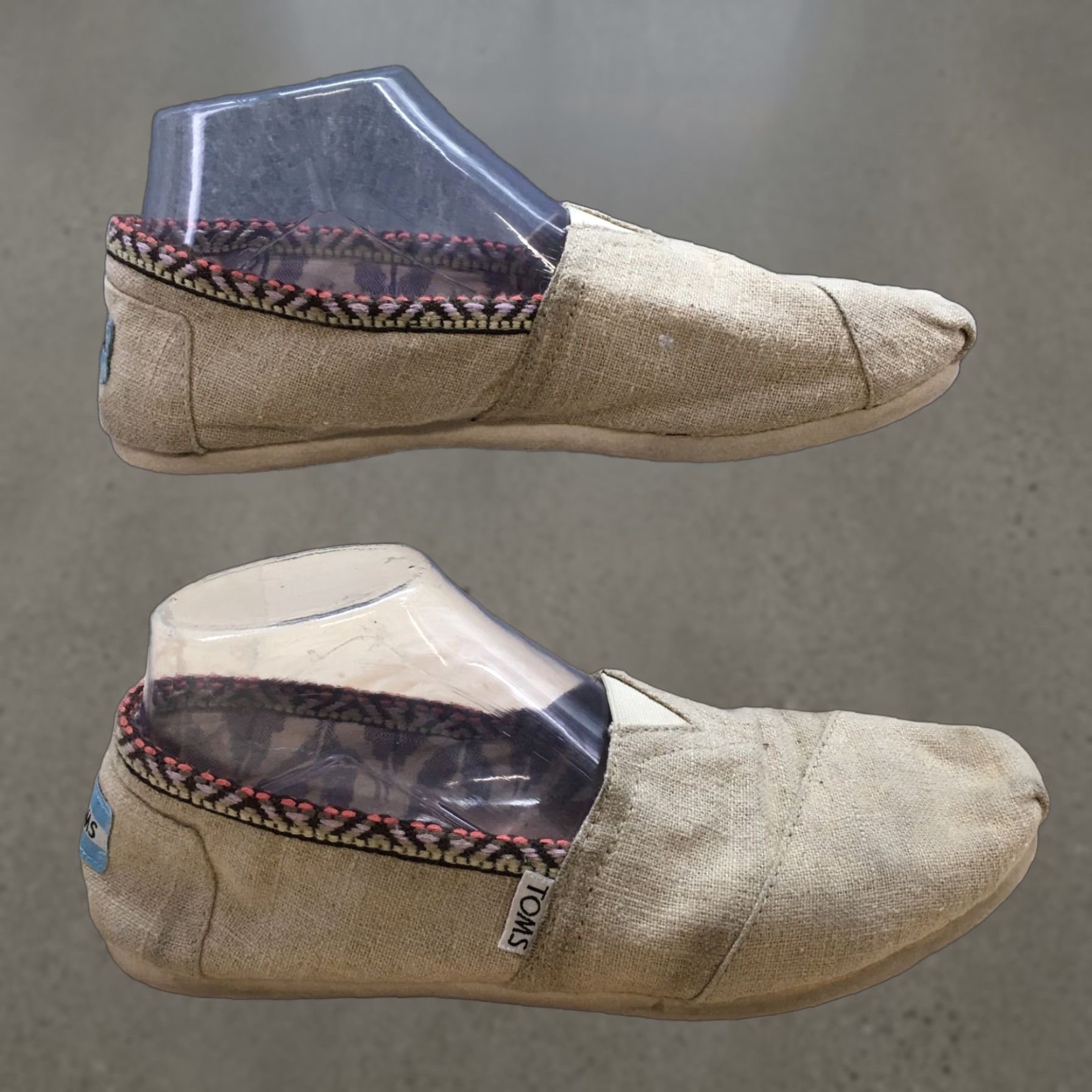 Toms VINTAGE? No. Size M / US 6-8 / IT 42-44 - 1 Thumbnail