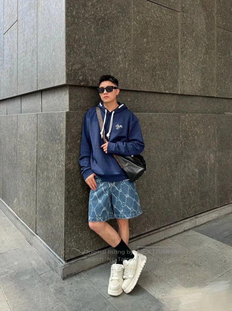 Louis Vuitton LV Embroidered Navy Hoodie XS. Size US XS / EU 42 / 0 - 8 Thumbnail