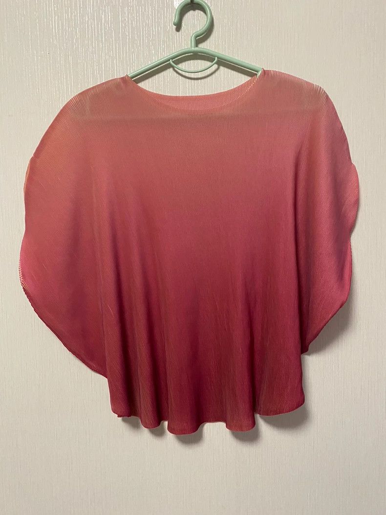 Issey Miyake issey miyake size:one size Red short-sleeved shirt 2506-Ne Size XXS / US 00 / IT 34 - 1 Thumbnail