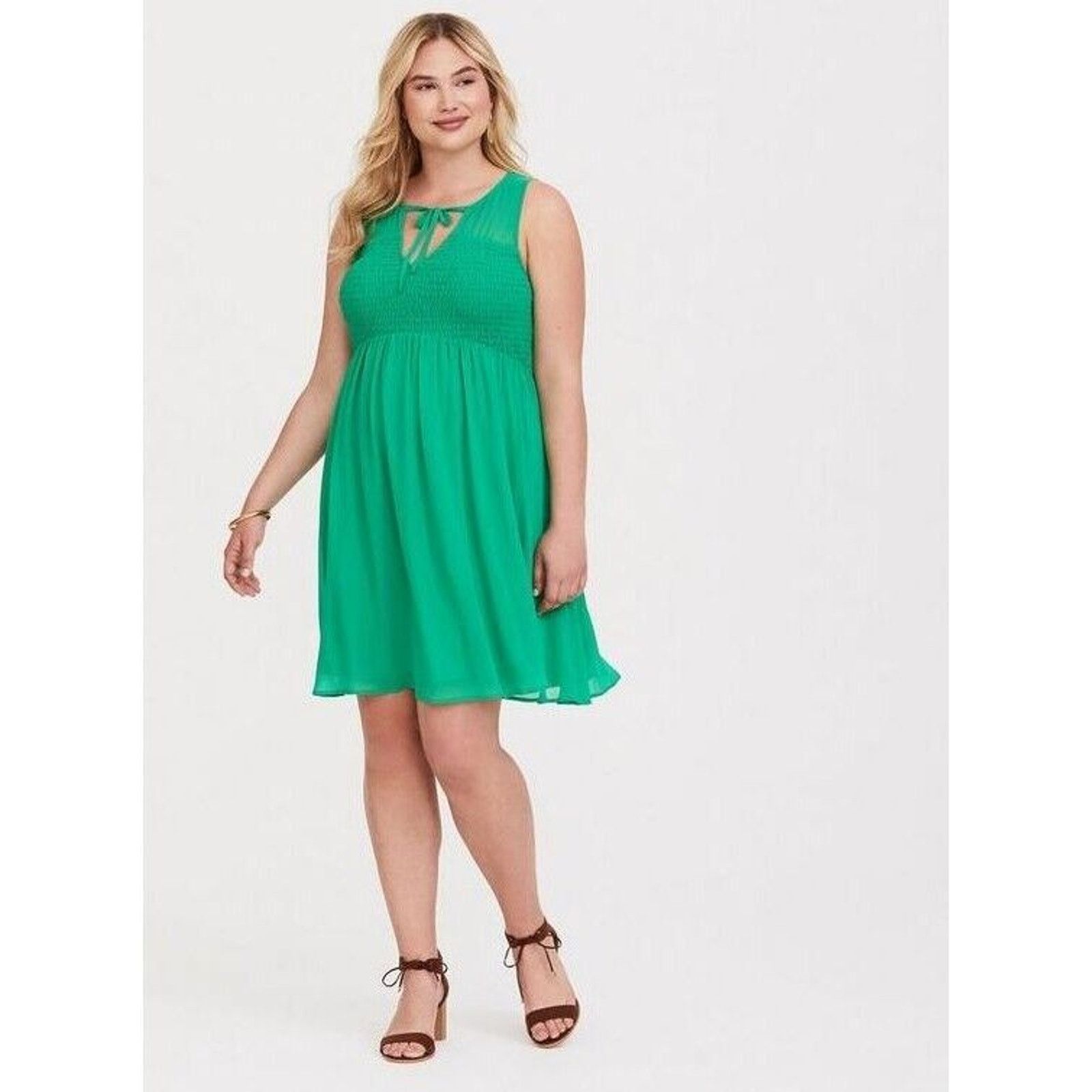 green emerald velvet dress Torrid Black/Green Butterfly Patterned Midi Dress main image 0