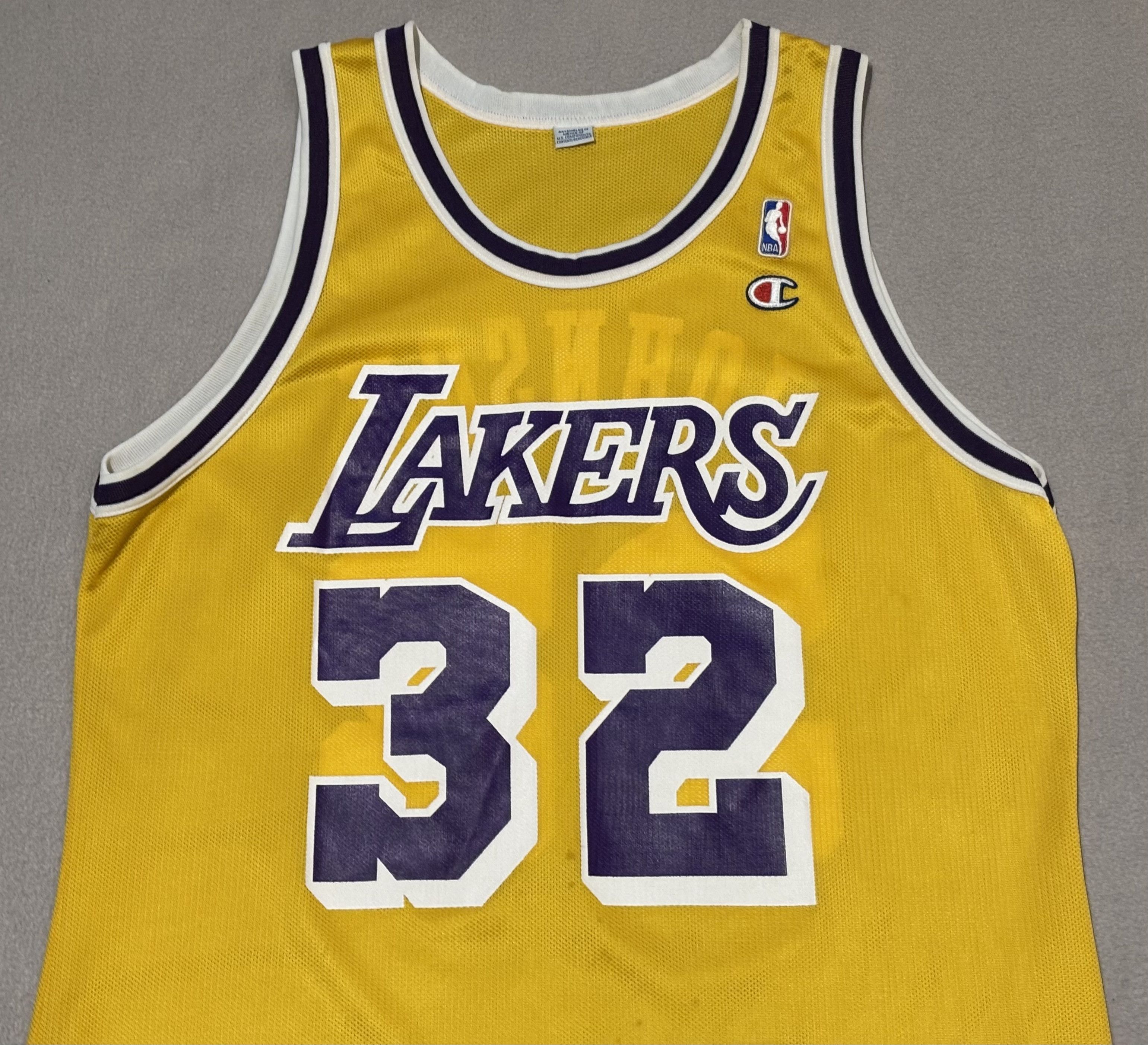 Champion Los Angeles Lakers 90s Johnson #32 Champion Basketball Size US XL / EU 56 / 4 - 7 Thumbnail