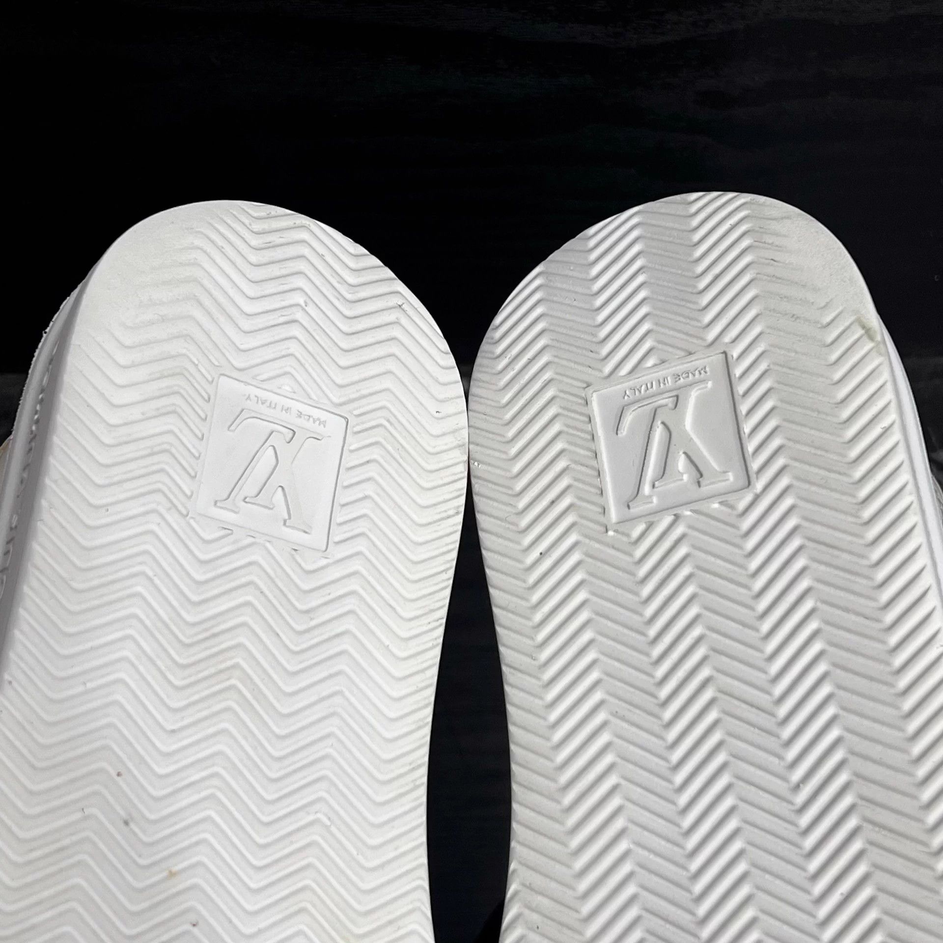 Louis Vuitton 1172/Lv White EU40 Embossed All Over Print Casual Shoes 95 Size US 7 / EU 40 - 6 Thumbnail