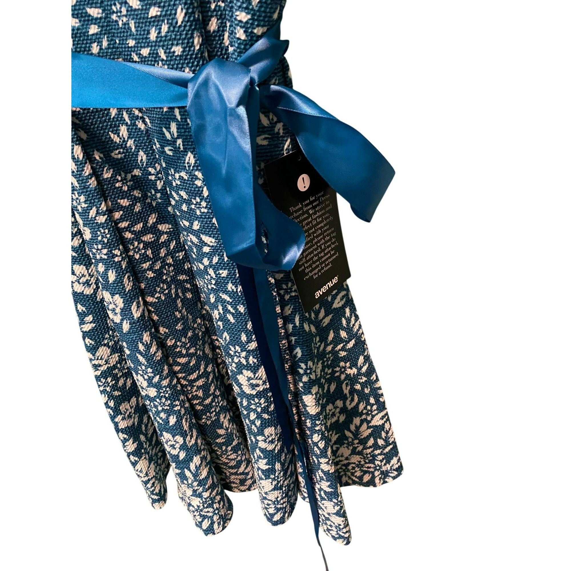 Avenue Avenue Womens Floral Textured Dress Blue White Size 18/20 Sh Size XXL / US 16-18 / IT 52-54 - 2 Thumbnail