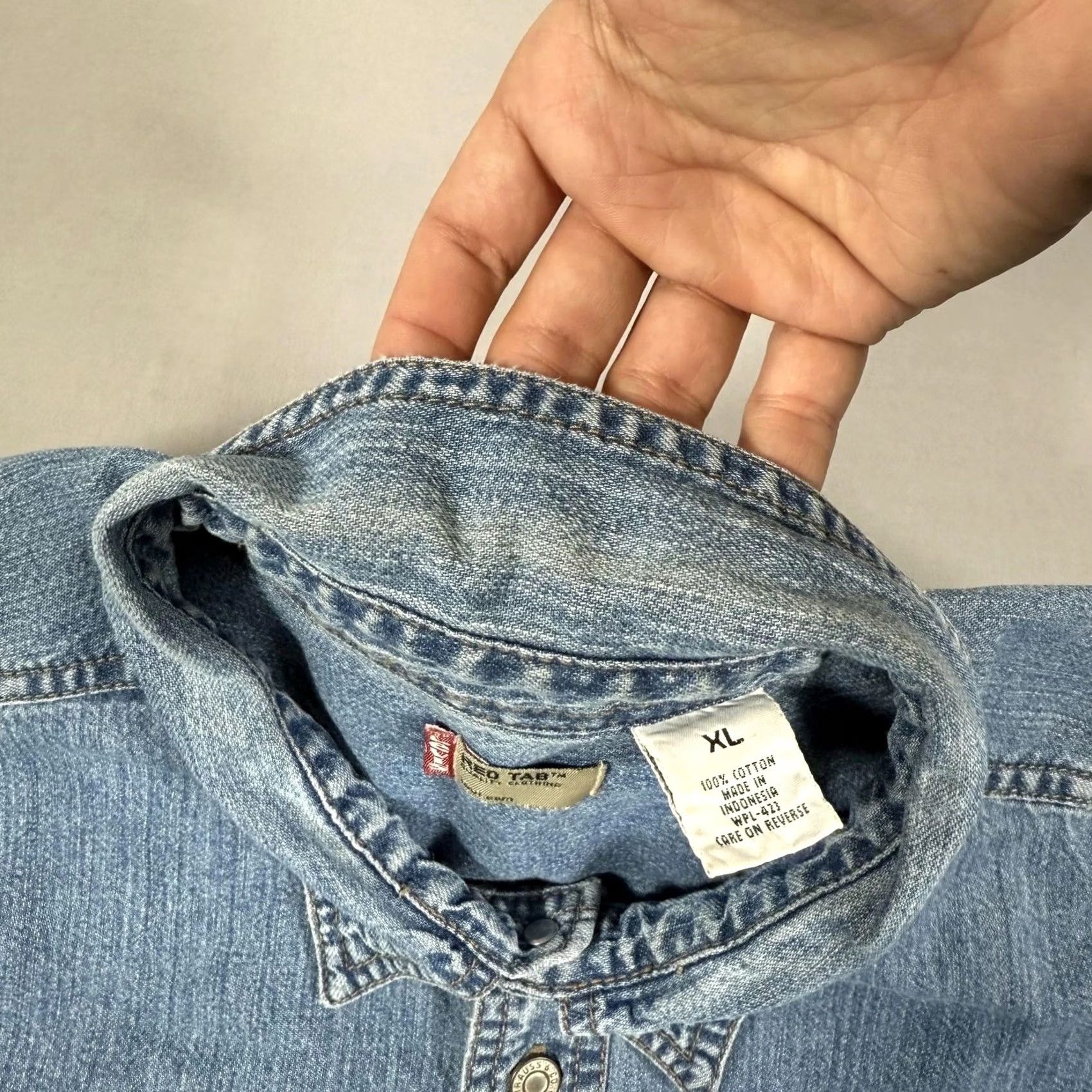 Levi's VINTAGE Levi's Shirt Mens XL Blue Denim Jean Metal Button Up Western Cowboy Work Size US XL / EU 56 / 4 - 3 Thumbnail