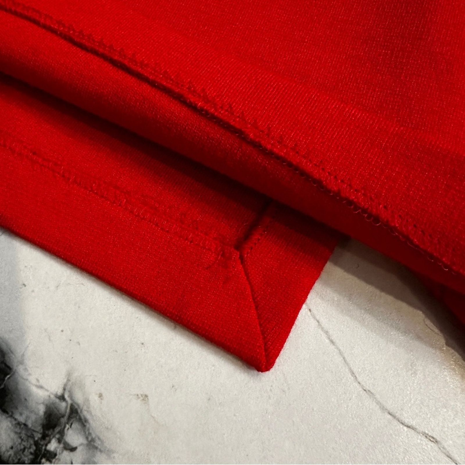 St. John St. John Red Knit Cutout Sheath Cocktail Dress Short Sleeve Size M / US 6-8 / IT 42-44 - 7 Thumbnail