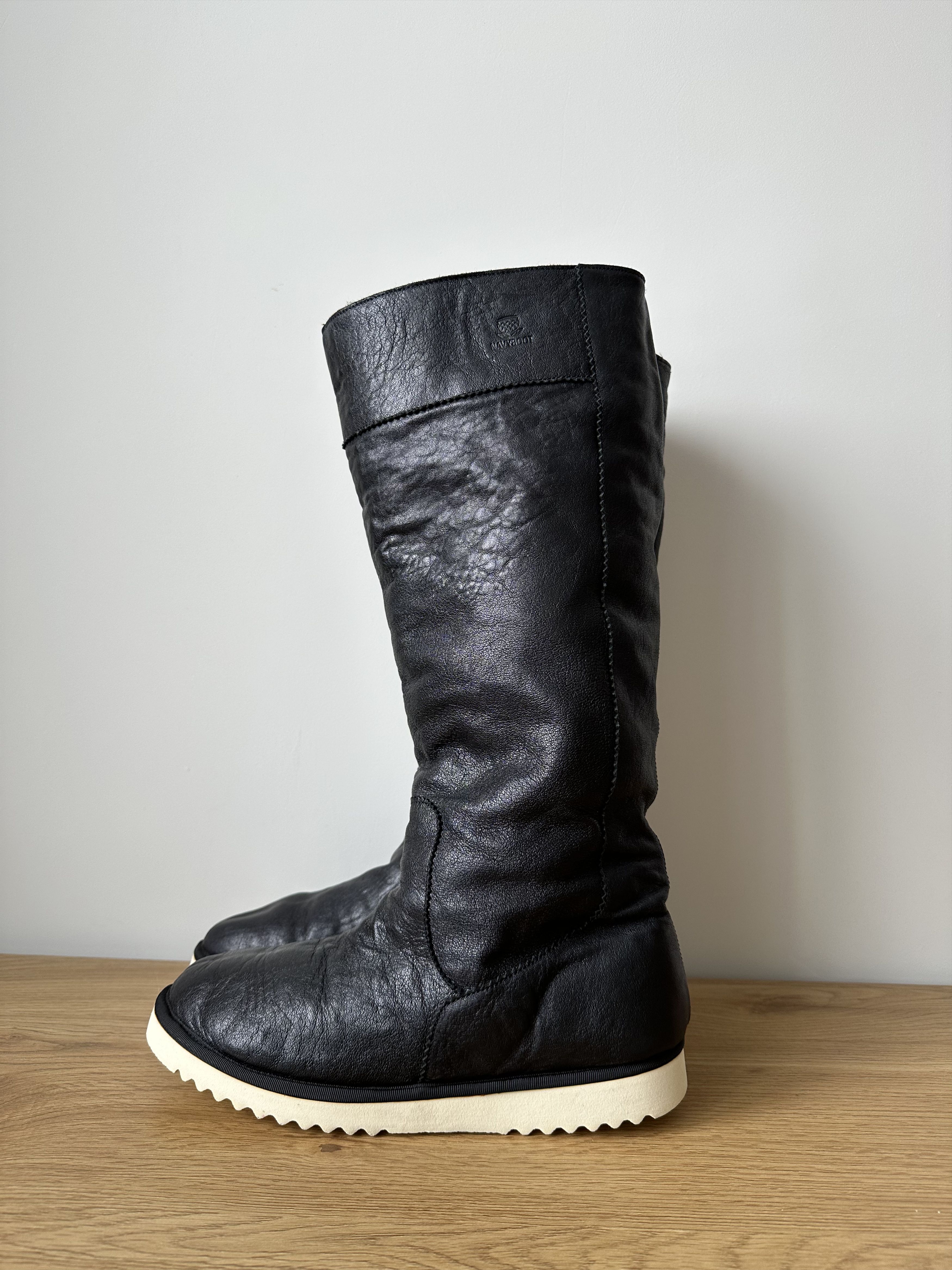 NAVYBOOT Navyboot Black Leather Shearling Tall Boots EU41 Size US 8 / EU 41 - 1 Thumbnail