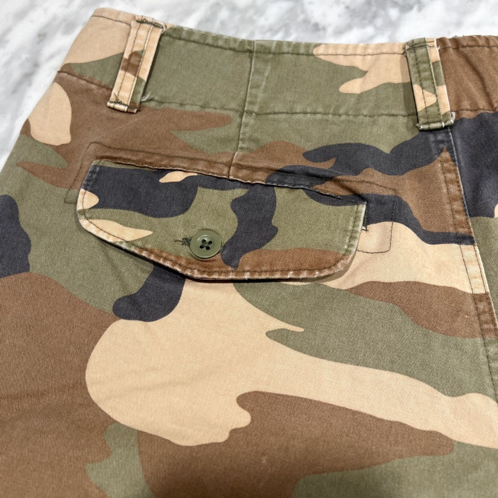 Gap GAP Cargo Shorts Men 33 Multi Woodland Camo Outdoors Hike Inseam 9” Rise 11” Cargo Pocket Belt Loops Flat Front Cotton Classic Outdoor Men Size US 33 - 5 Thumbnail
