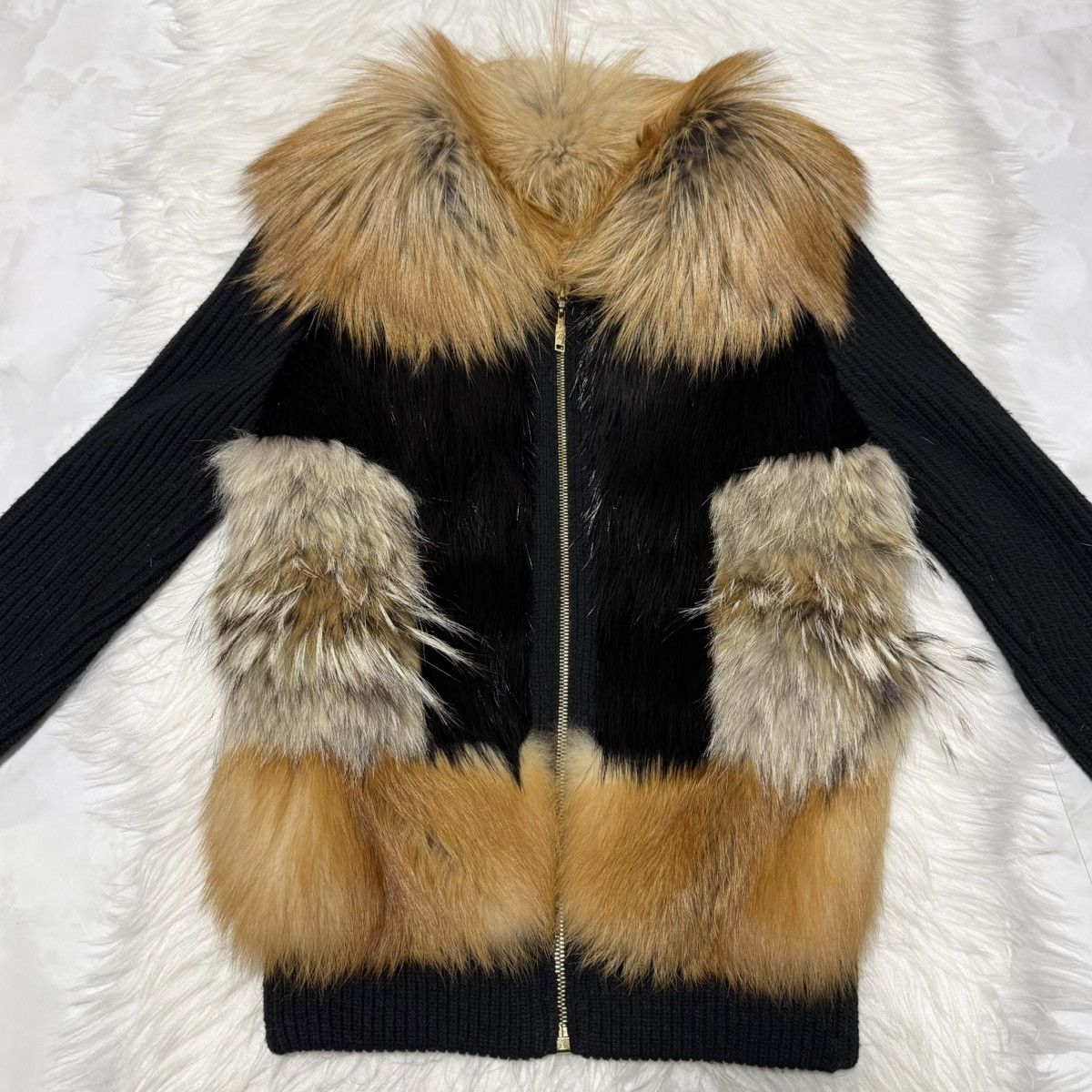 Louis Vuitton Authentic Louis Vuitton Fox/Coyote/Beaver Knit Fur Jacket S Size S / US 4 / IT 40 - 7 Thumbnail