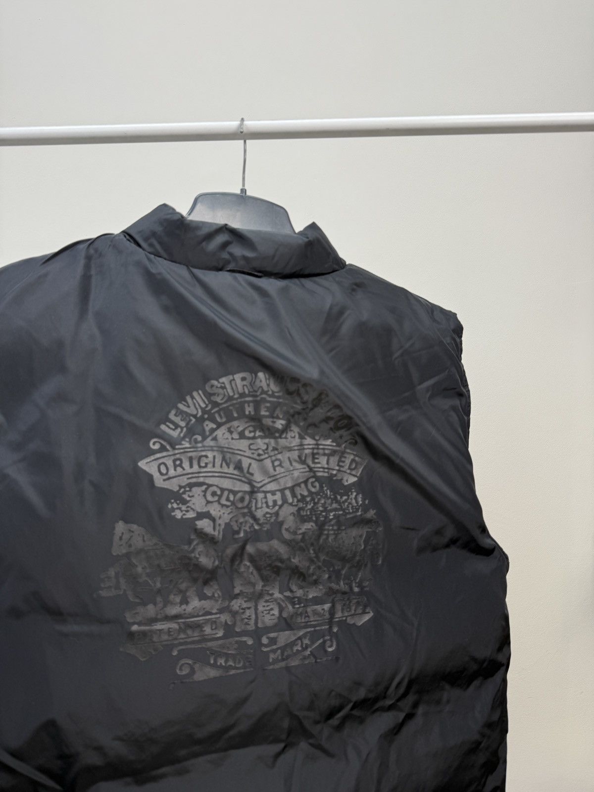 Levi's Levi’s Reversible Puffer Vest Black Logo Back Print Vintage Size US L / EU 52-54 / 3 - 10 Thumbnail