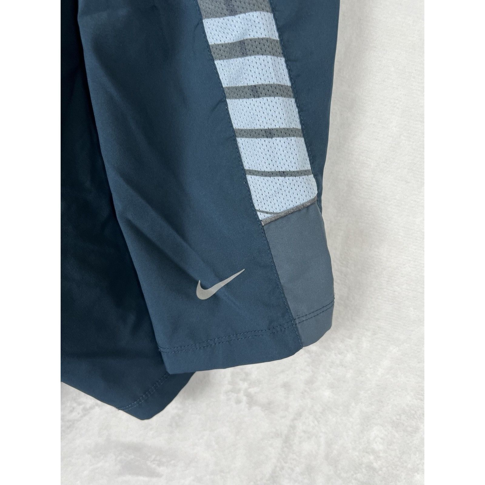 Nike Nike Dri-Fit Running Shorts Women's Size Large Blue Green At Size 28" / US 6 / IT 42 - 3 Thumbnail