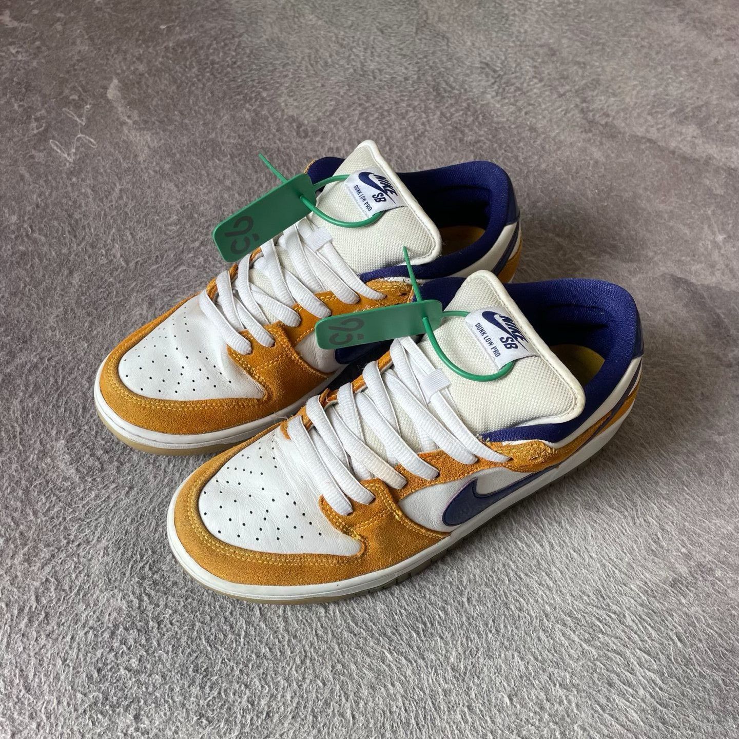 Gucci Gucci Purple Lowtop Sneakers 44 Men Size US 10.5 / EU 43-44 - 1 Thumbnail