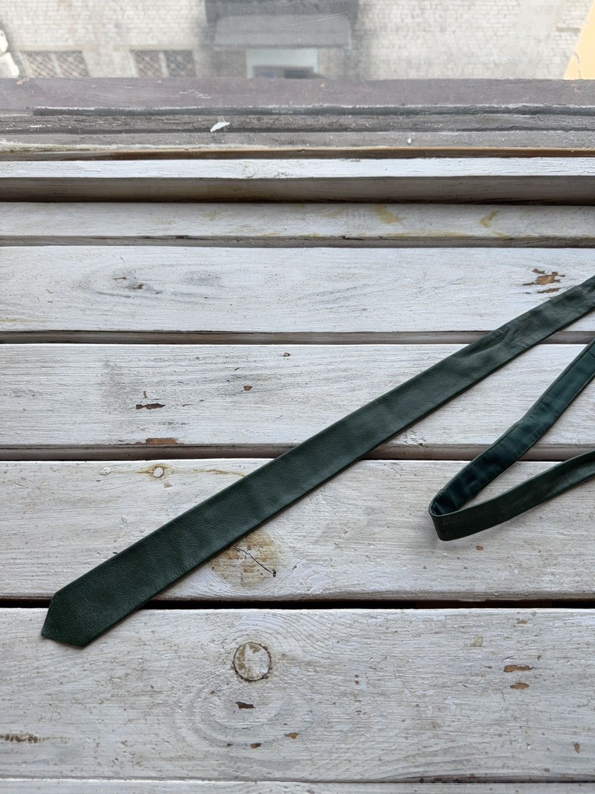 Genuine Leather × Vintage Vintage 80-90s Green Avant Garde Genuine Leather Tie Size ONE SIZE - 2 Thumbnail