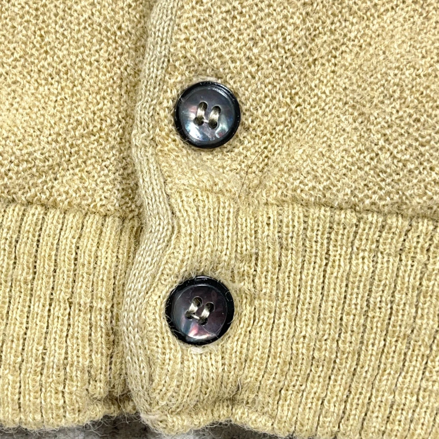 Vintage VINTAGE Heritage Cardigan Sweater Men Medium Tan Button Up 70s 80s Grandpa USA Beige Knit Style Cardigan Regular 90s 80s Theme Mens Size US M / EU 48-50 / 2 - 4 Thumbnail