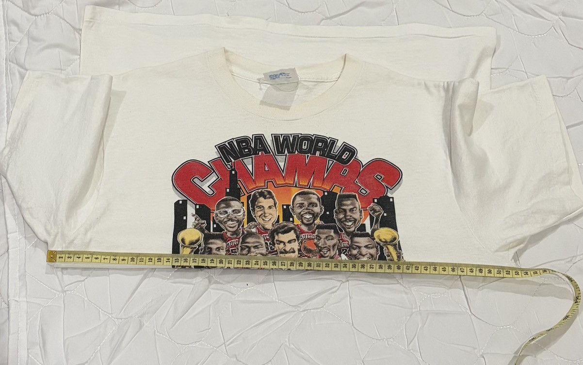 NBA Vintage 90s Chicago Bulls NBA World Champs Back to Back Size US L / EU 52-54 / 3 - 9 Thumbnail