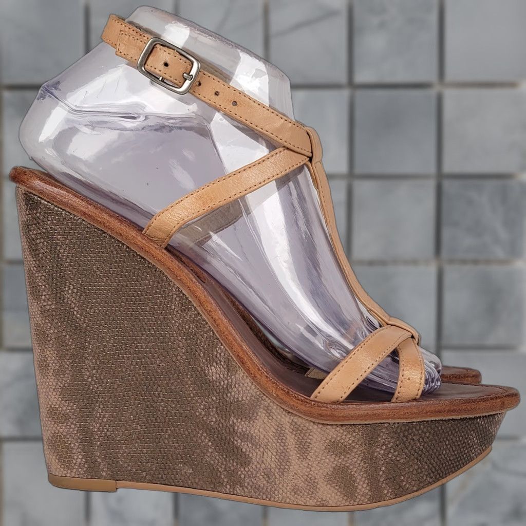 Elizabeth and James Elizabeth and James Hazel Snake Embossed T-Strap Wedge Sandals US 8 B Natural Platforms & Wedges Women's Leather Buckle Snake 90s? Size US 8 / IT 38 - 1 Thumbnail
