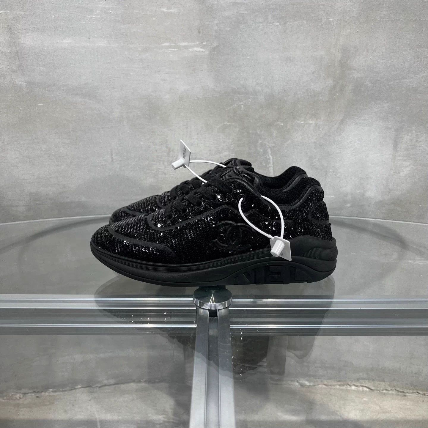 Chanel Chanel Classic Double C Sequin Black Sneakers 38.5 Size US 7.5 / IT 37.5 - 3 Thumbnail