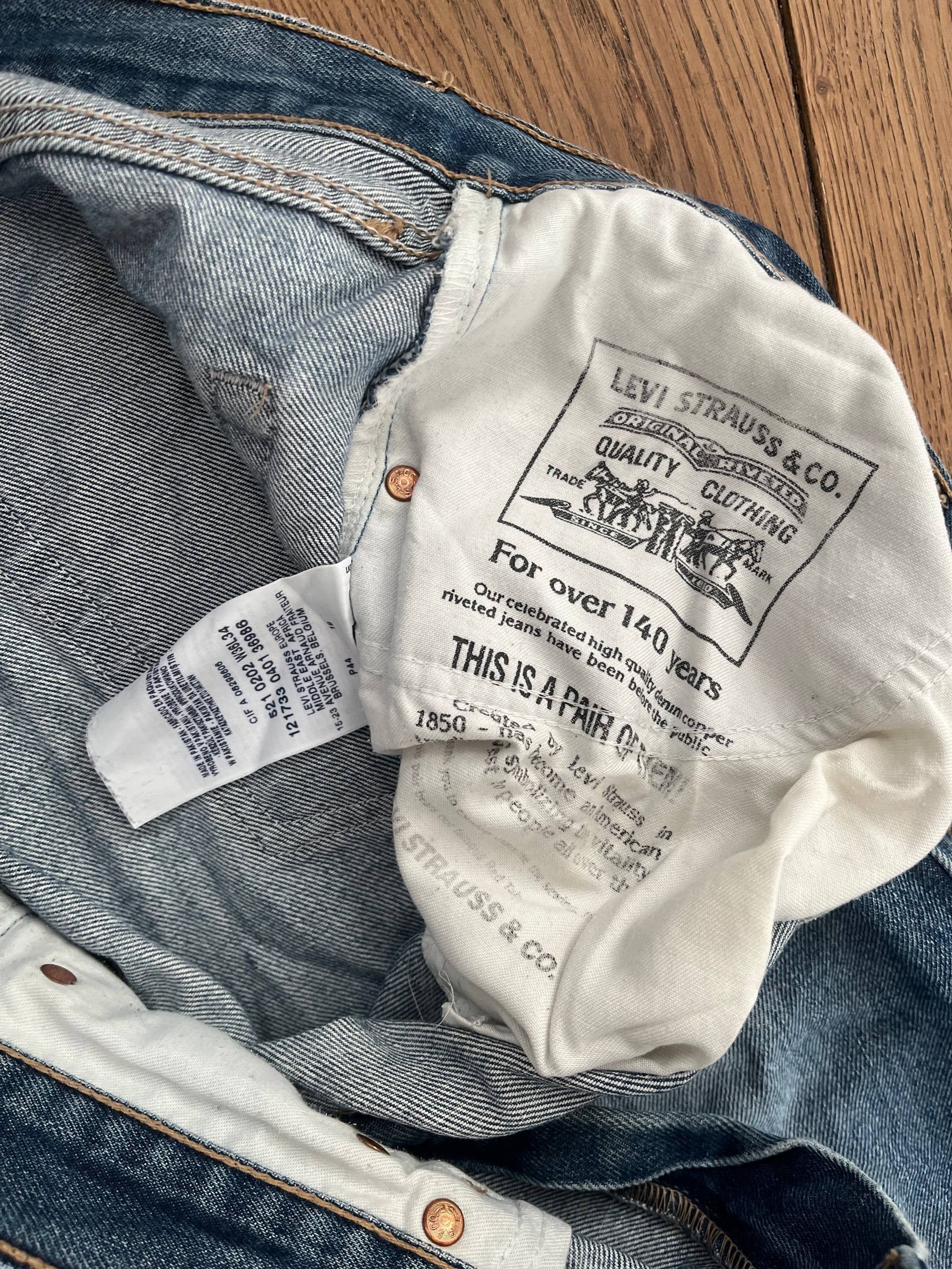 Levi's Vintage Clothing Vintage Levi’s 2000s Size US 30 / EU 46 - 8 Thumbnail
