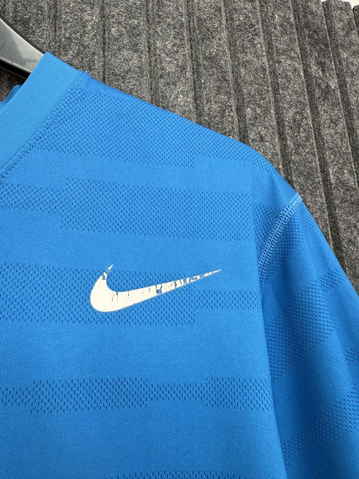 Nike Roland Garros 2011 ATP Tour Rafael Nadal Nike tennis shirt Size US M / EU 48-50 / 2 - 4 Thumbnail