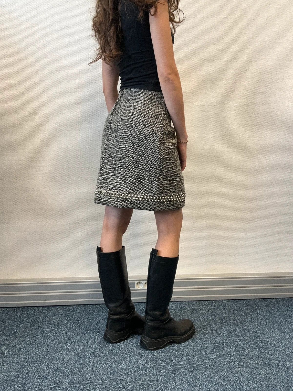 Miu Miu Miu Miu 00’s Grey Tweed Wool Skirt Strass Spike Nail Size 34" / US 12 / IT 48 - 3 Thumbnail