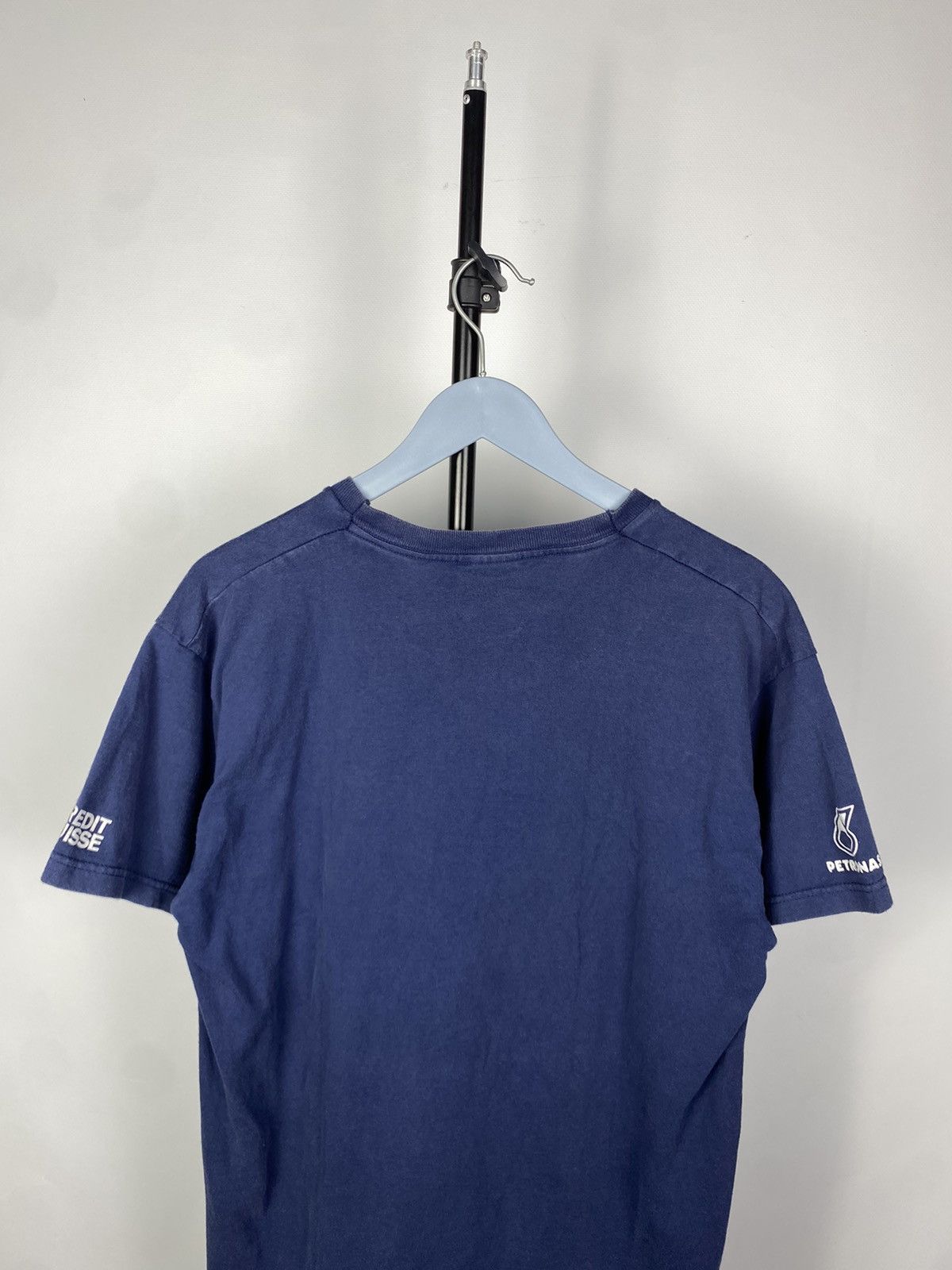Formula 1 × Red Bull Vintage Red Bull Sauber Petronas Racing Formula 1 One TShirt Size US L / EU 52-54 / 3 - 8 Thumbnail
