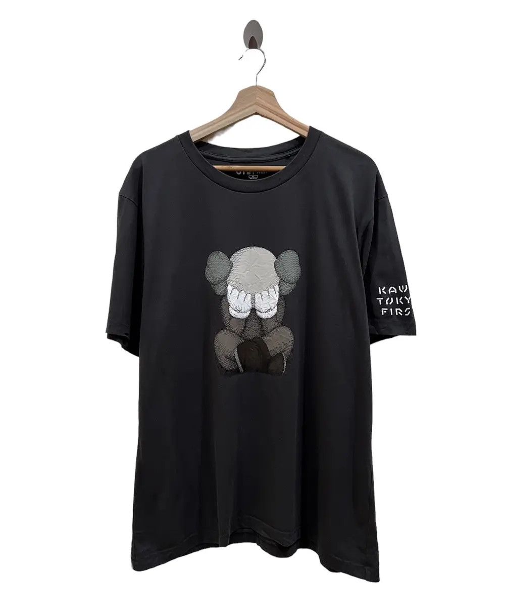 Kaws × Uniqlo Kaws Tokyo First Uniqlo Shirt 👕 Size US XL / EU 56 / 4 - 1 Thumbnail