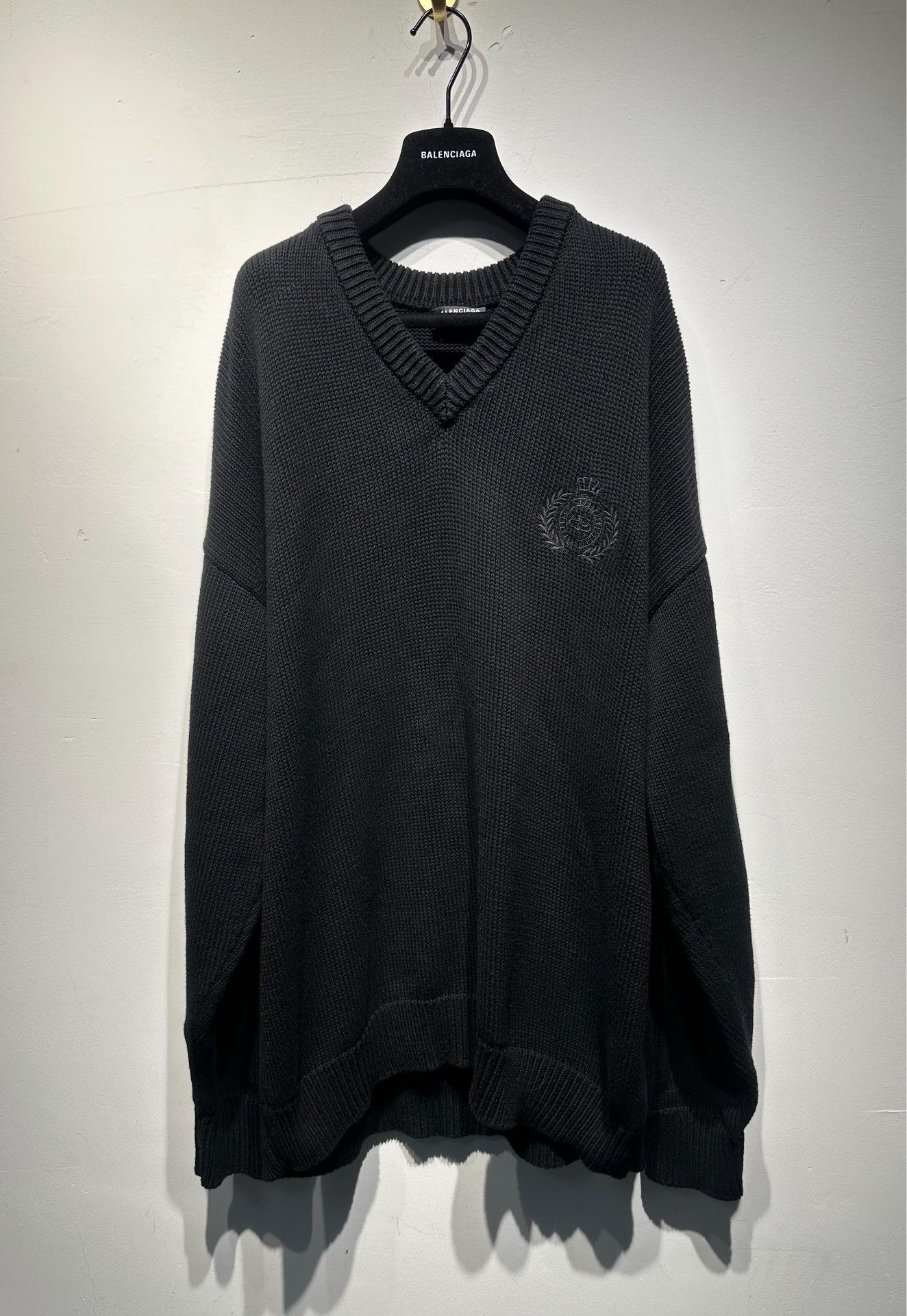 Balenciaga Balenciaga Knit Embroidered Sweater S Women Size S / US 4 / IT 40 - 1 Thumbnail