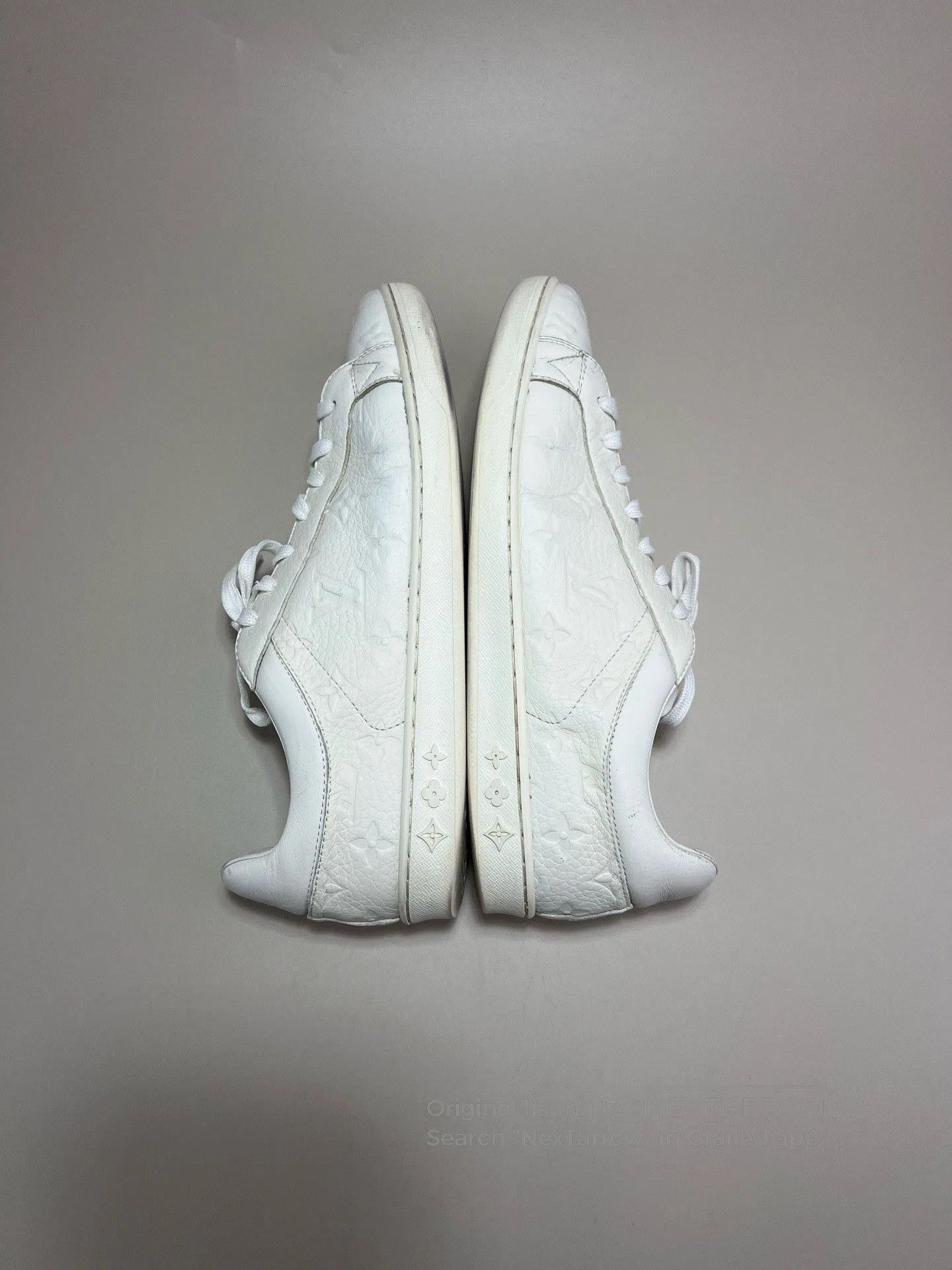 Louis Vuitton Louis Vuitton White Embossed Logo Low-top Sneakers. Size US 9 / EU 42 - 5 Thumbnail