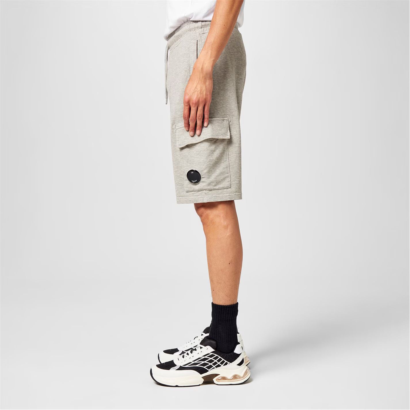 C.P. Company o1g2r1mq0426 Micro Lens Fleece Jogger Shorts in Grey Size US 40 / EU 56 - 5 Thumbnail