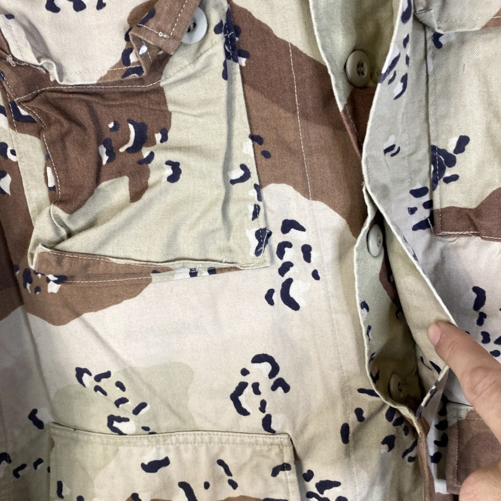 CHOCOOLATE VINTAGE US ARMY Camouflage Combat Shirt Jacket M Men's Beige Desert Chocolate Chip 90s Military Jacket Clothing Hiking Hunting Size US M / EU 48-50 / 2 - 7 Thumbnail