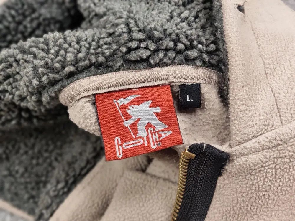 Gotcha Vintage 90's Gotcha Beige Fleece Zip Logo Pocket Hoodie Size US L / EU 52-54 / 3 - 8 Thumbnail