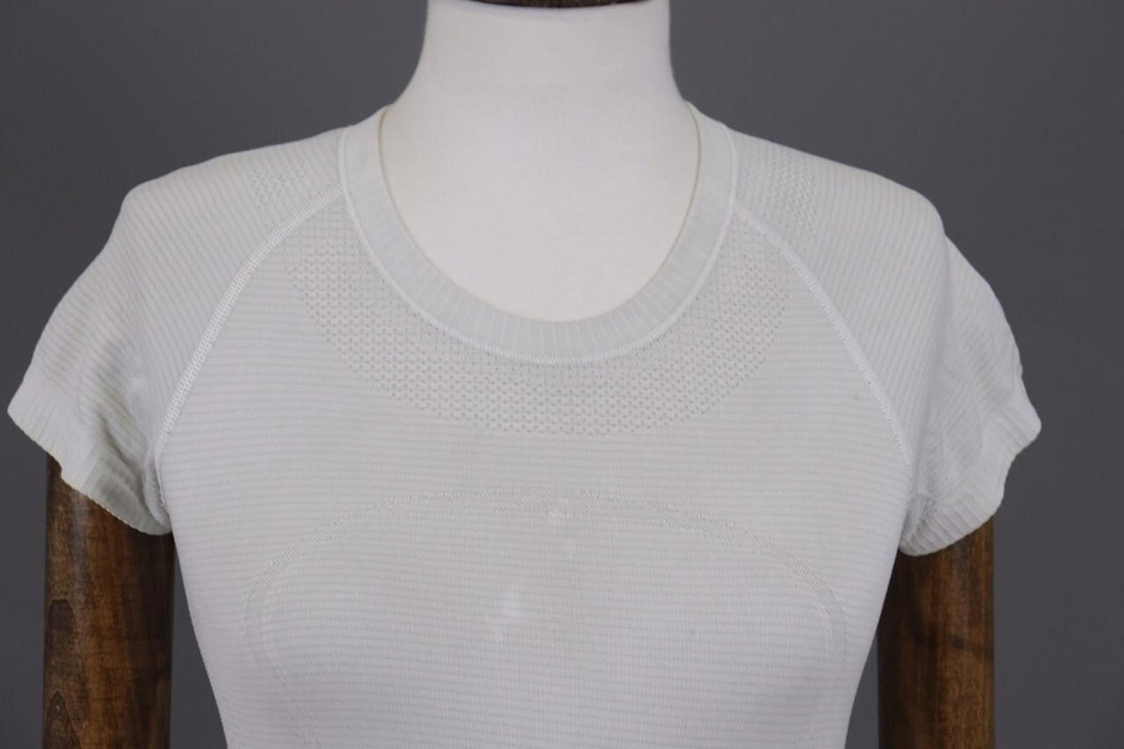 Lululemon Lululemon Athletica White Top Pullover Shirt Size 4 Size S / US 4 / IT 40 - 2 Thumbnail