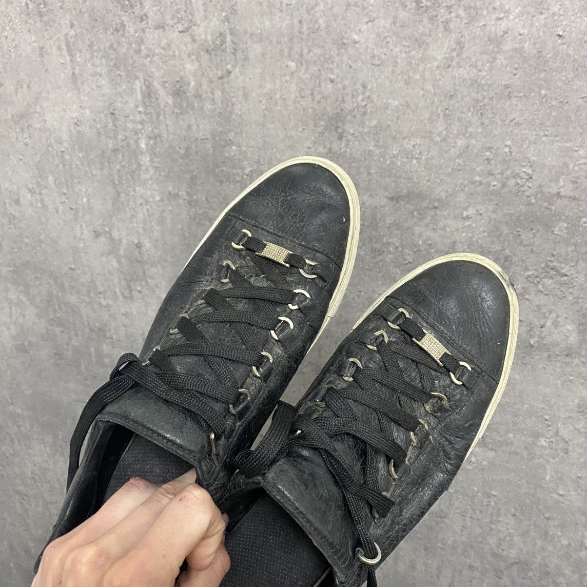 Balenciaga Balenciaga Arena Low Black Cracked Leather Sneakers Size US 10 / EU 43 - 7 Thumbnail