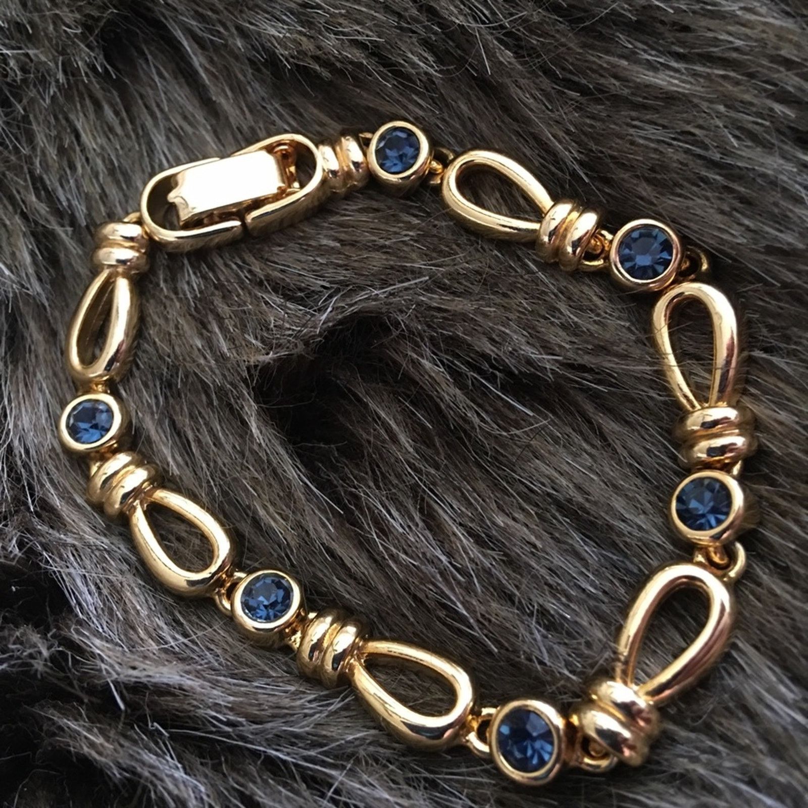 Jewelry Shiny gold tone rope design rhinestone bracelet Size ONE SIZE - 2 Thumbnail