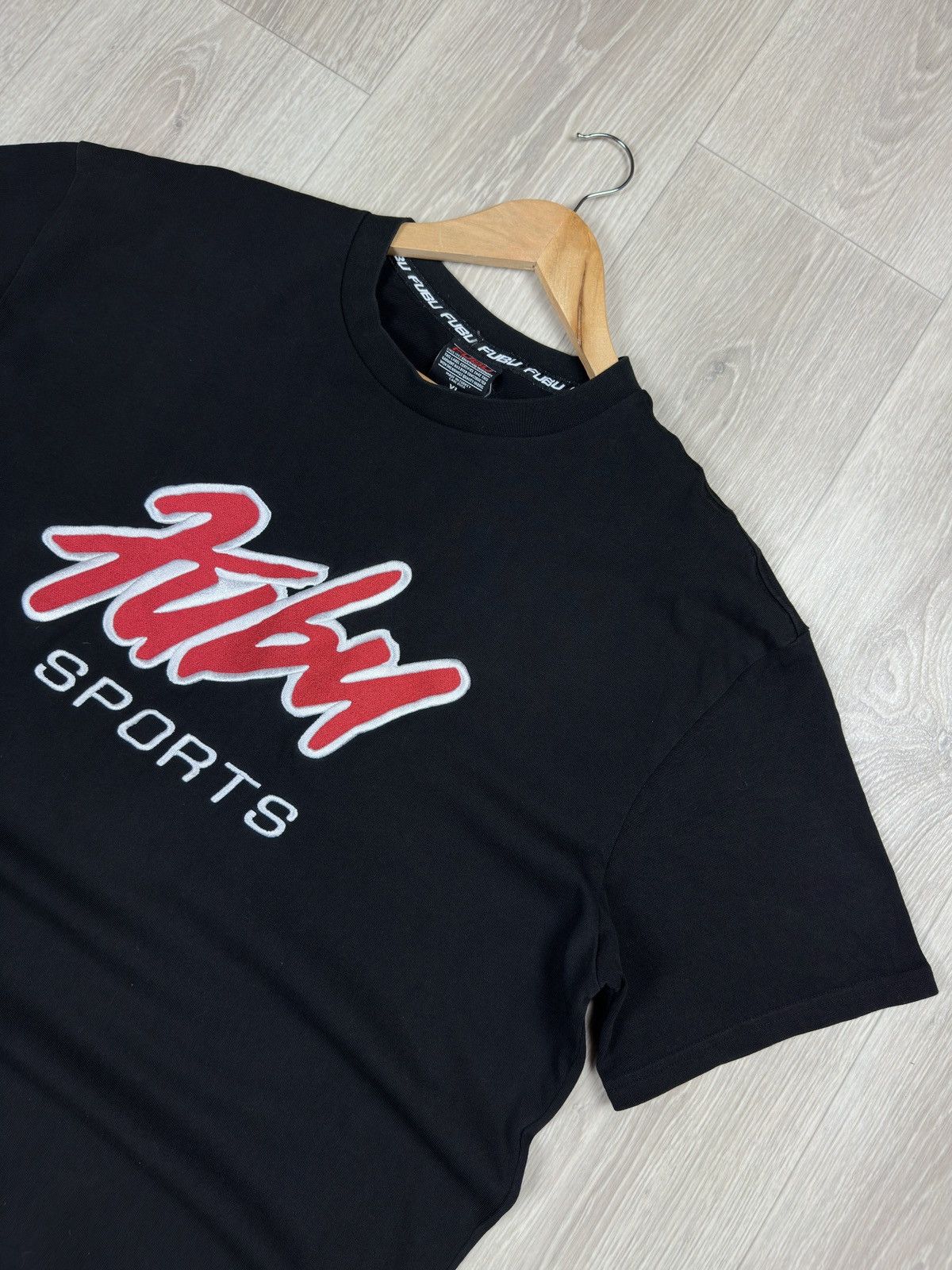Fubu Vintage FUBU Sports T-Shirt Rap Skate Tee Size US XL / EU 56 / 4 - 2 Thumbnail