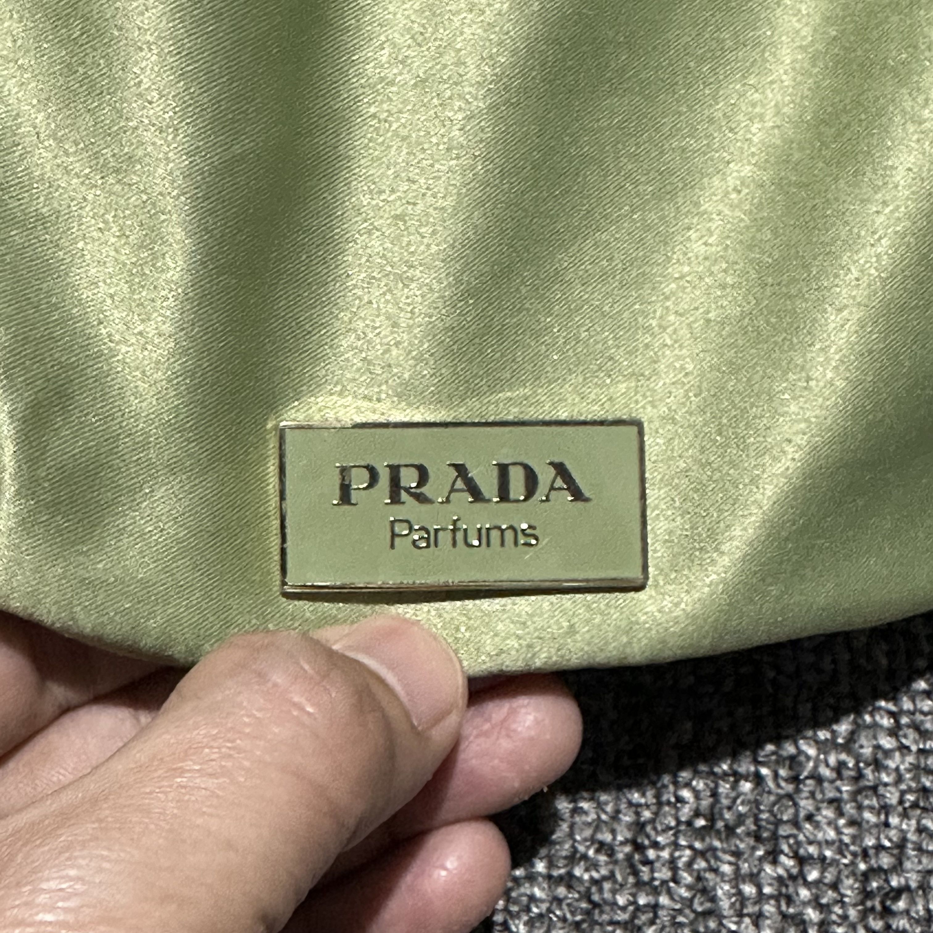 Prada Prada Perfums Green Satin Cosmetic MakeUp Drawstring Bag Size ONE SIZE - 4 Thumbnail
