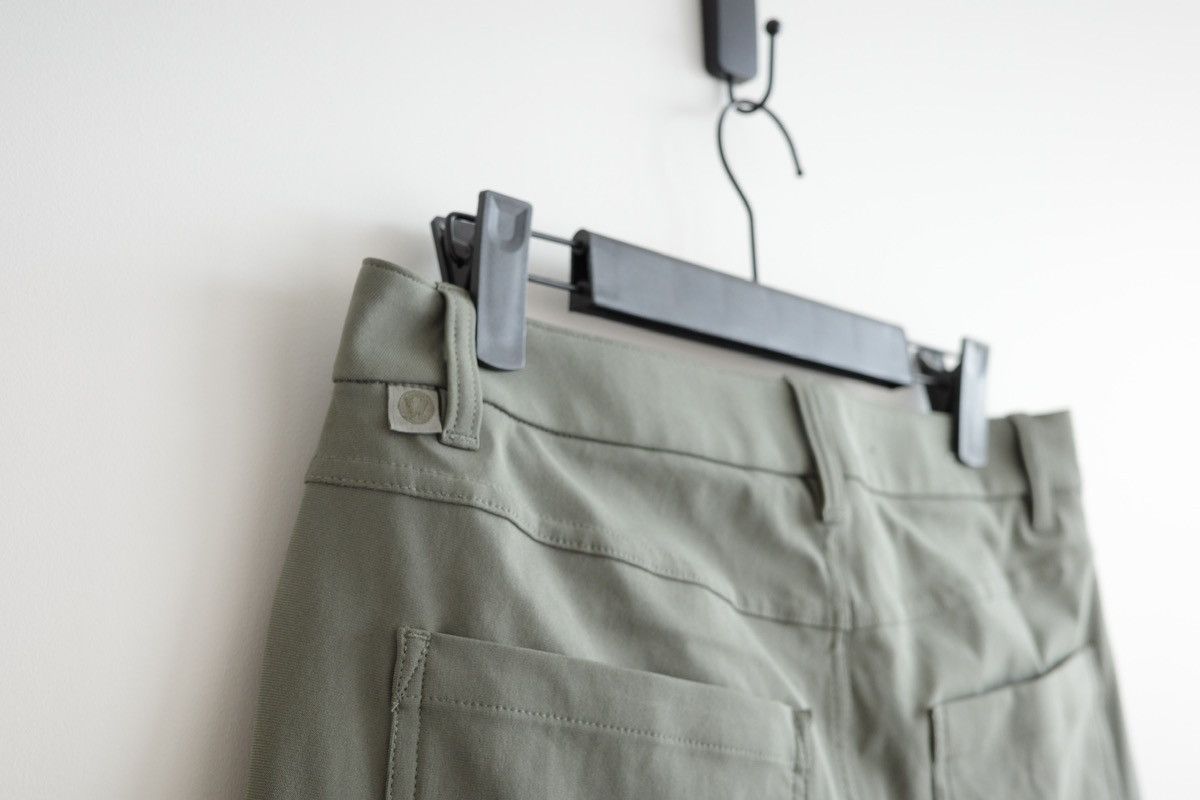 Lululemon ABC Relaxed-Fit 5 Pocket Pant Green Warpstreme Size US 30 Size US 30 / EU 46 - 3 Thumbnail