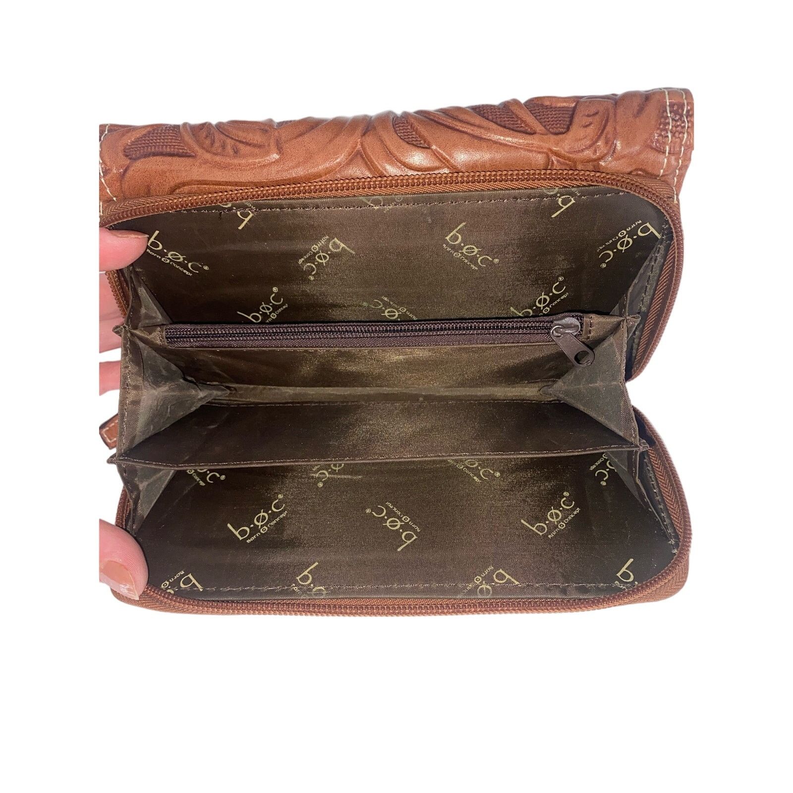Boc boc milestone deluxe wallet carved faux leather preloved Size ONE SIZE - 7 Thumbnail