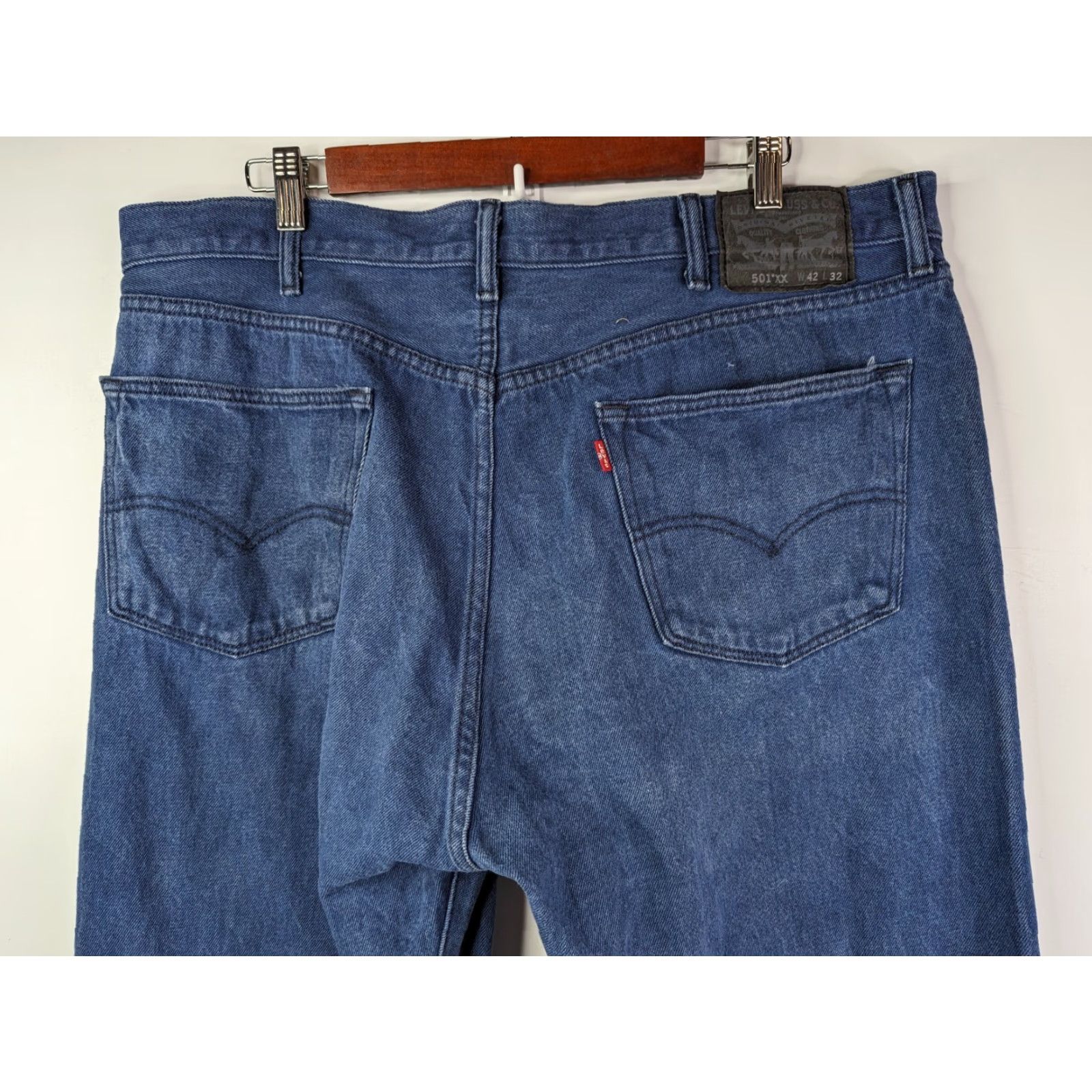 Levi's VINTAGE Levis 501xx Jeans Blue Denim Straight Button Fly Mens 40x30 Inseam 30 Solid Denim Medium Wash Levi's 501 XX Logo Jeans Mens New title Size US 40 / EU 56 - 6 Thumbnail